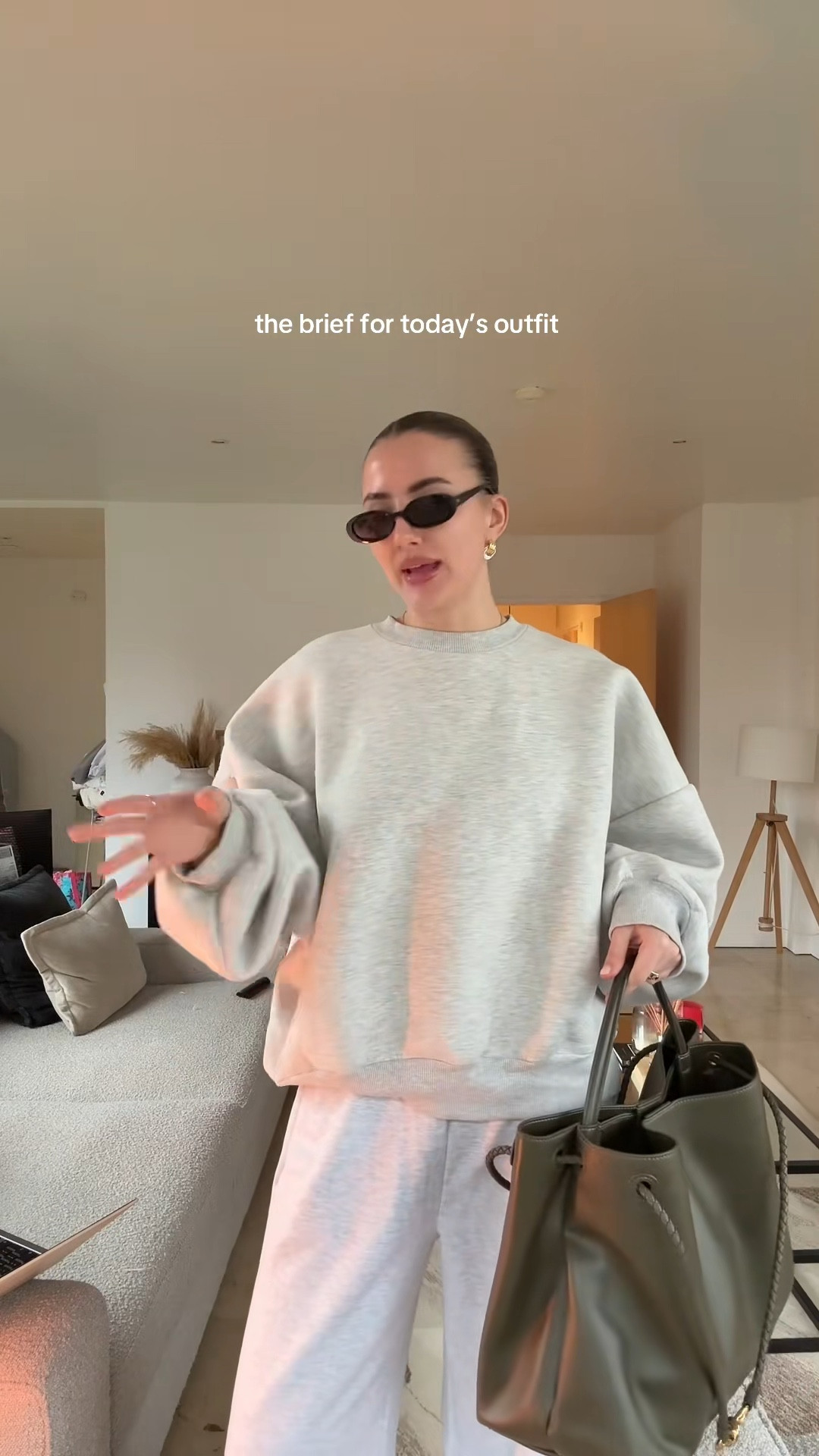 model off duty look 🩶

Grey sweatshirt, grey joggers, casual outfit, comfy outfit, airport outfit, travel outfit

#LTKuk #LTKwinter #LTKspring