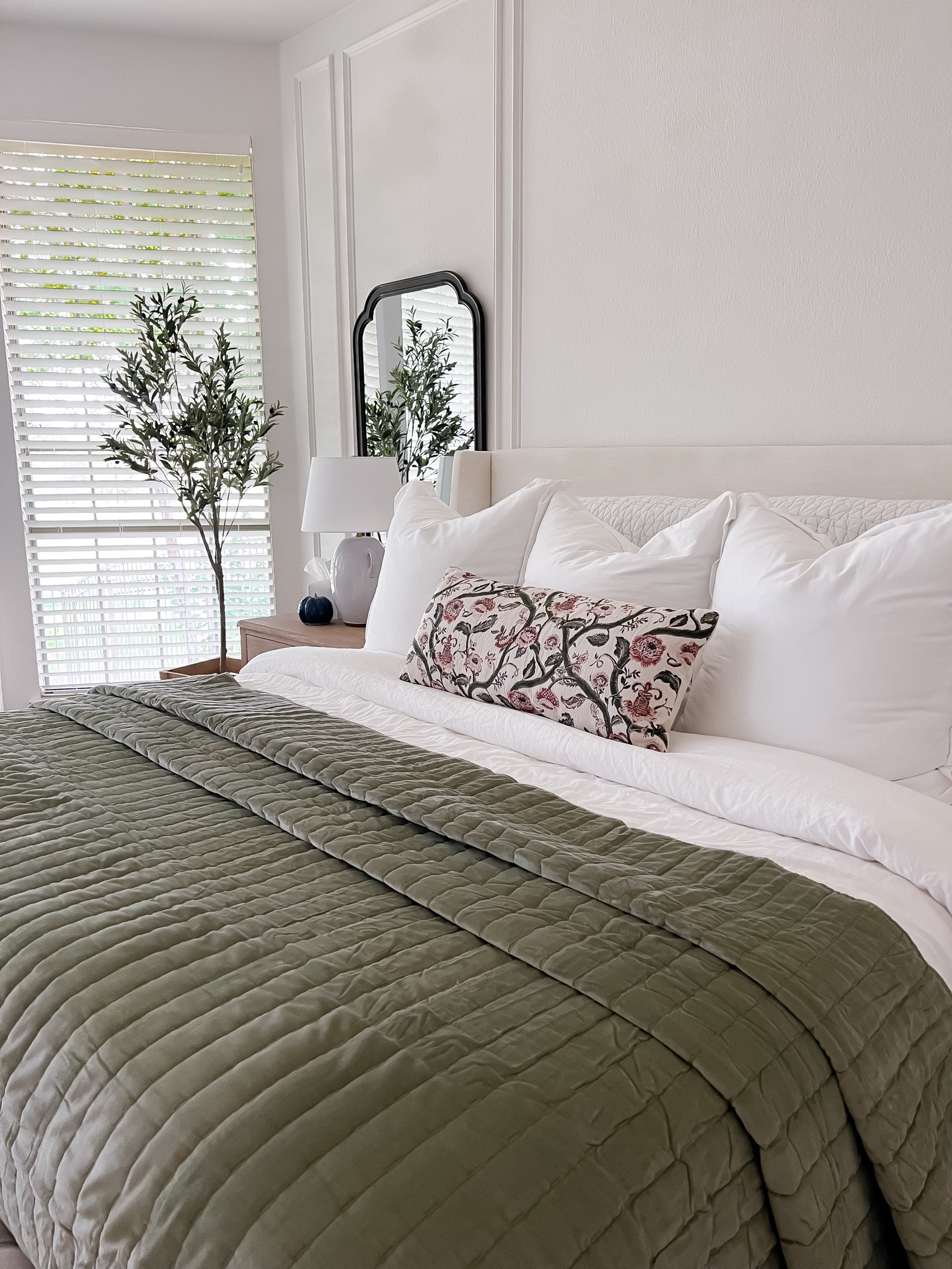 Fall bedding🍂  Use code “HANNAHT20” for 20% off Boll & Branch bedding!

target fall decor // boll & branch bedding // Amazon faux tree // target velvet quilt // target home decor // target fall

#LTKhome #LTKSeasonal #LTKHoliday