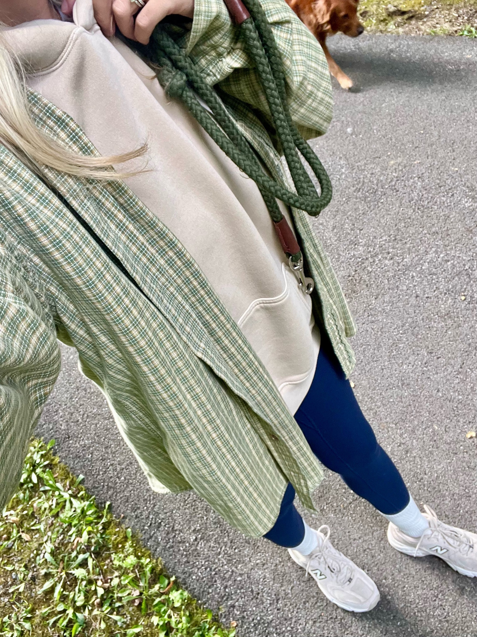 Aritzia 26” leggings - size small
Abercrombie hoodie - size medium
(Flannel is thrifted from AE)
