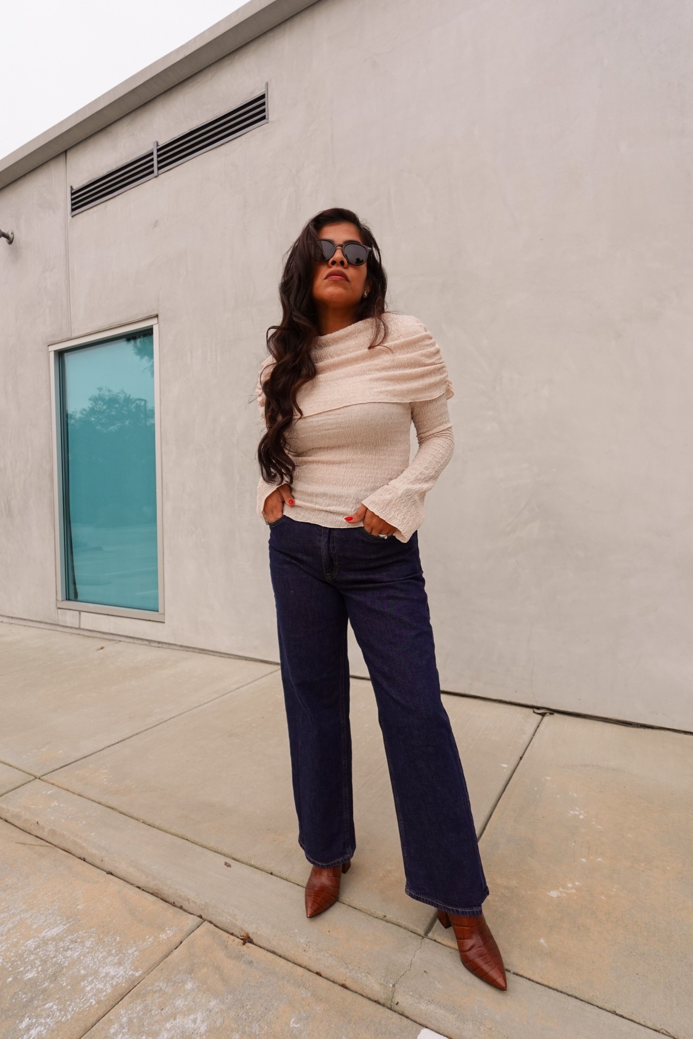 All the details of my OOTD:


Top - H&M
Jeans - Gap
Boots - Paris Texas
Sunglasses - Amazon
Lipstick - Charlotte tilbury

#LTKgrwm #LTKPetite #LTKootd