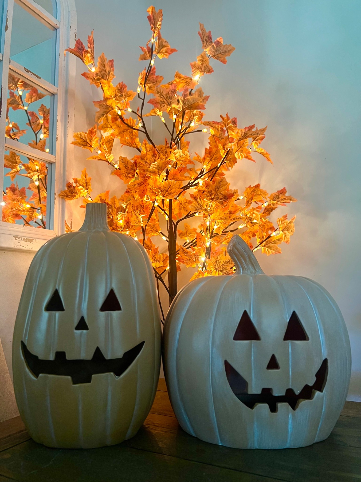 The cutest pumpkins for under $30 each! They’re also Indoor/Outdoor safe 🎃🍁🍂


Mytexashouse Walmart pumpkins

#halloweendecor #halloweenhaul #walmartfinds #halloweenpumpkins #terracottapumpkins #halloween #walmarthalloween

#LTKSeasonal #LTKHome #LTKFindsUnder50