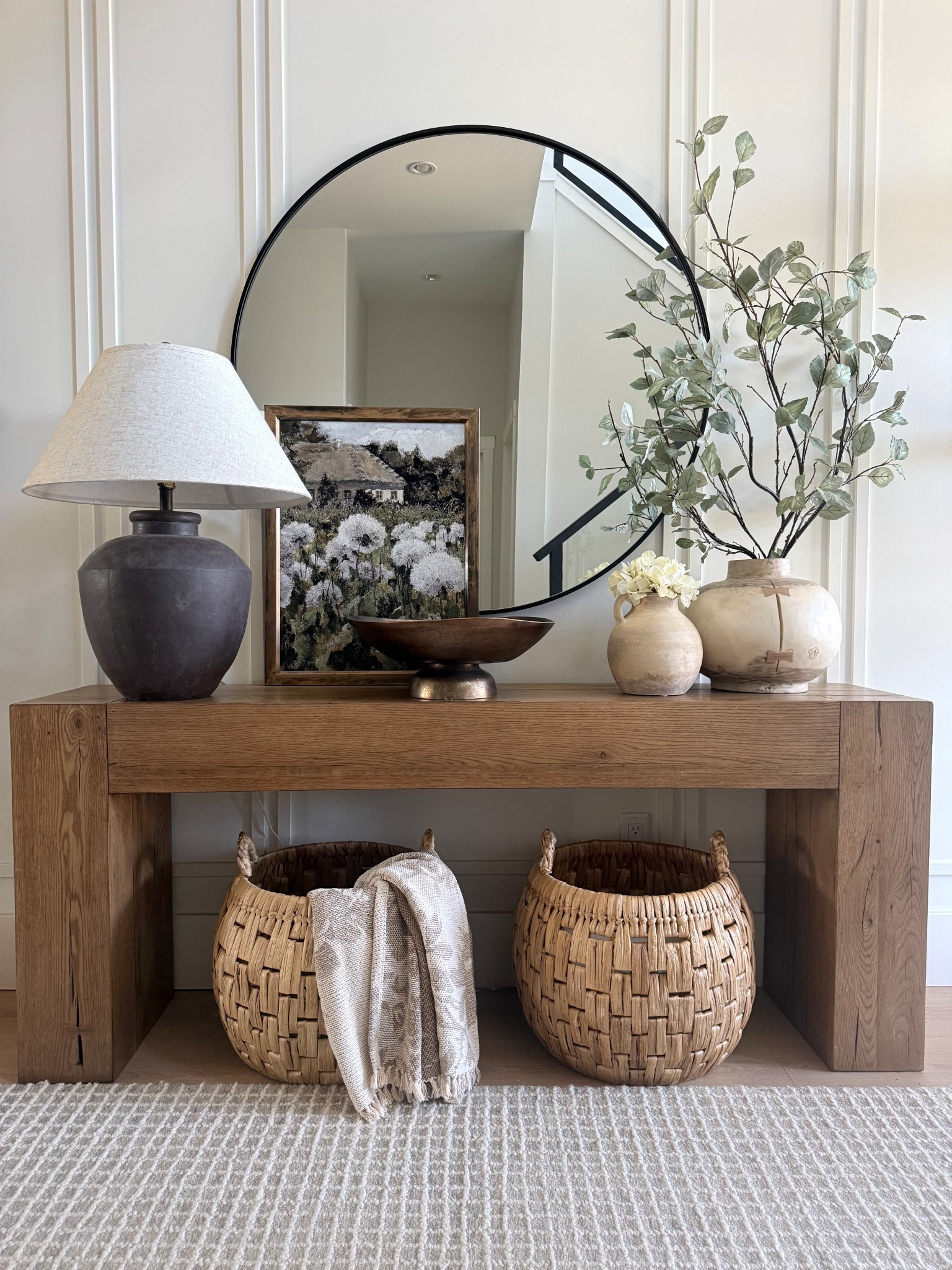 Neutral/Organic Spring in the entryway🤍🤍