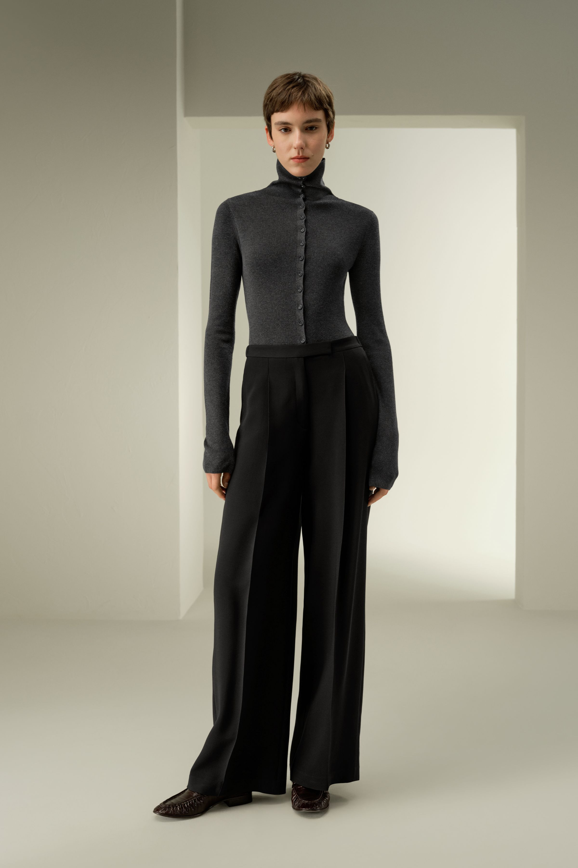 Silk-Wool Pleated Wide-Leg Trousers | LilySilk