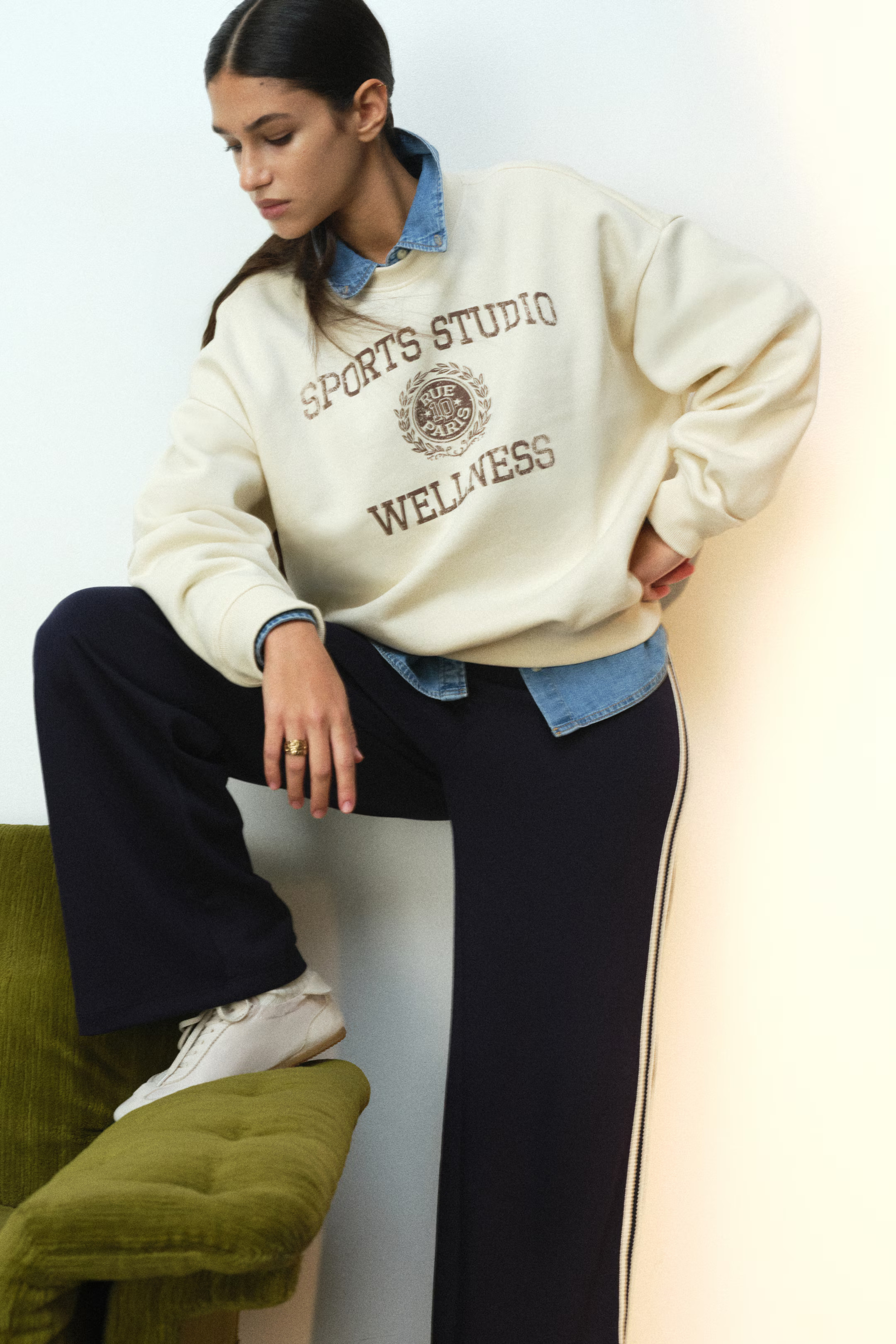 Sweatshirt with Motif | H&M (US + CA)