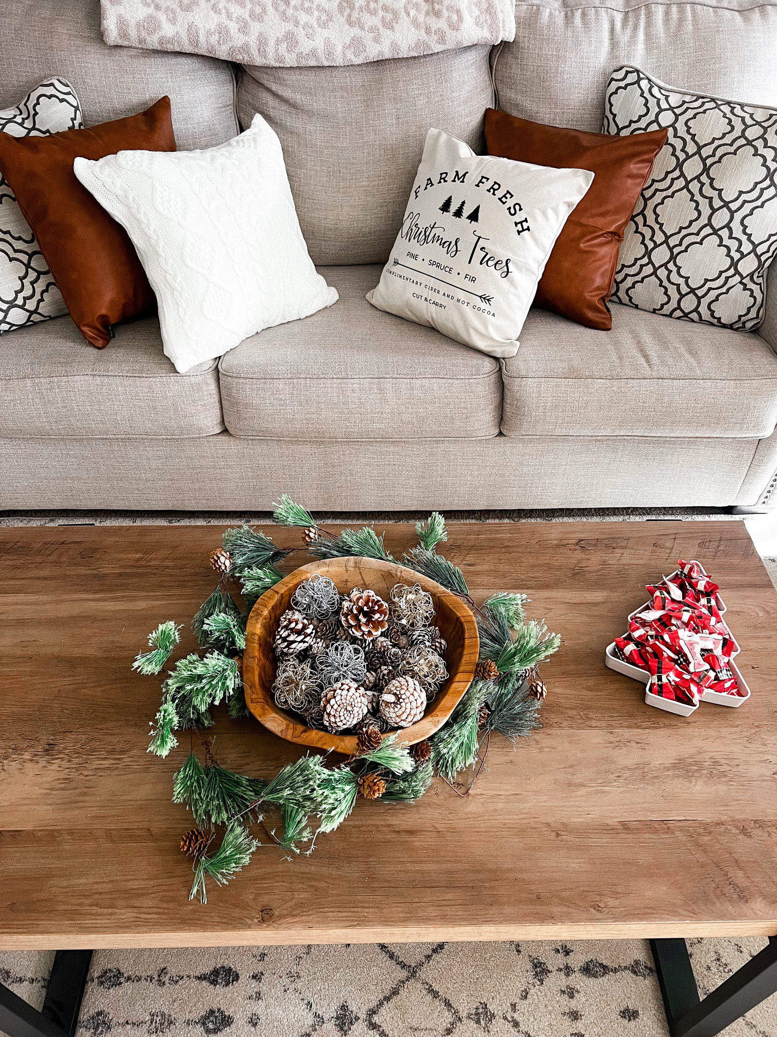 Holiday decor 

#LTKunder50 #LTKHoliday #LTKSeasonal