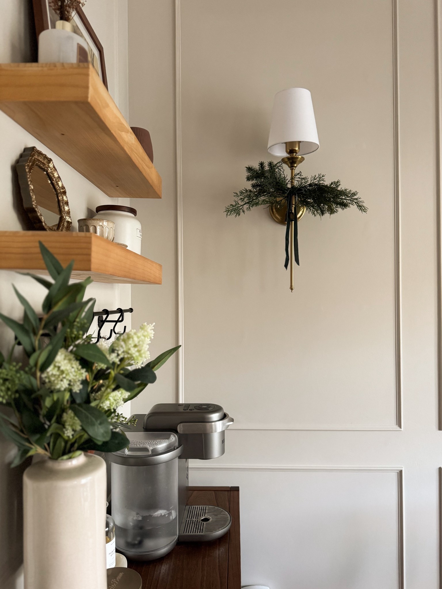 obsessed with cedar swags this year 😍 

#LTKHome #LTKHoliday