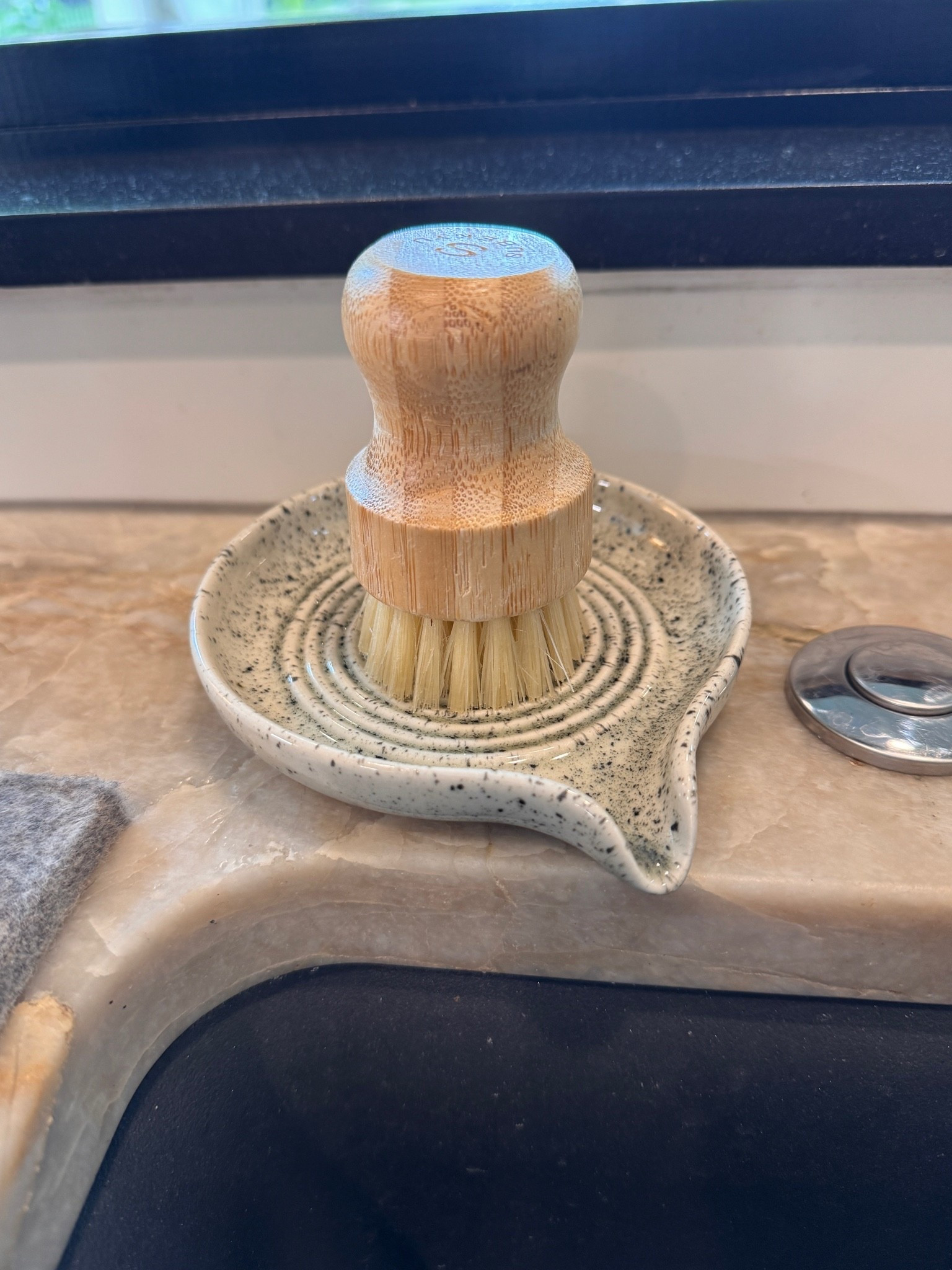 Bamboo dish scrub and tray

#LTKdayinmylife #LTKHome