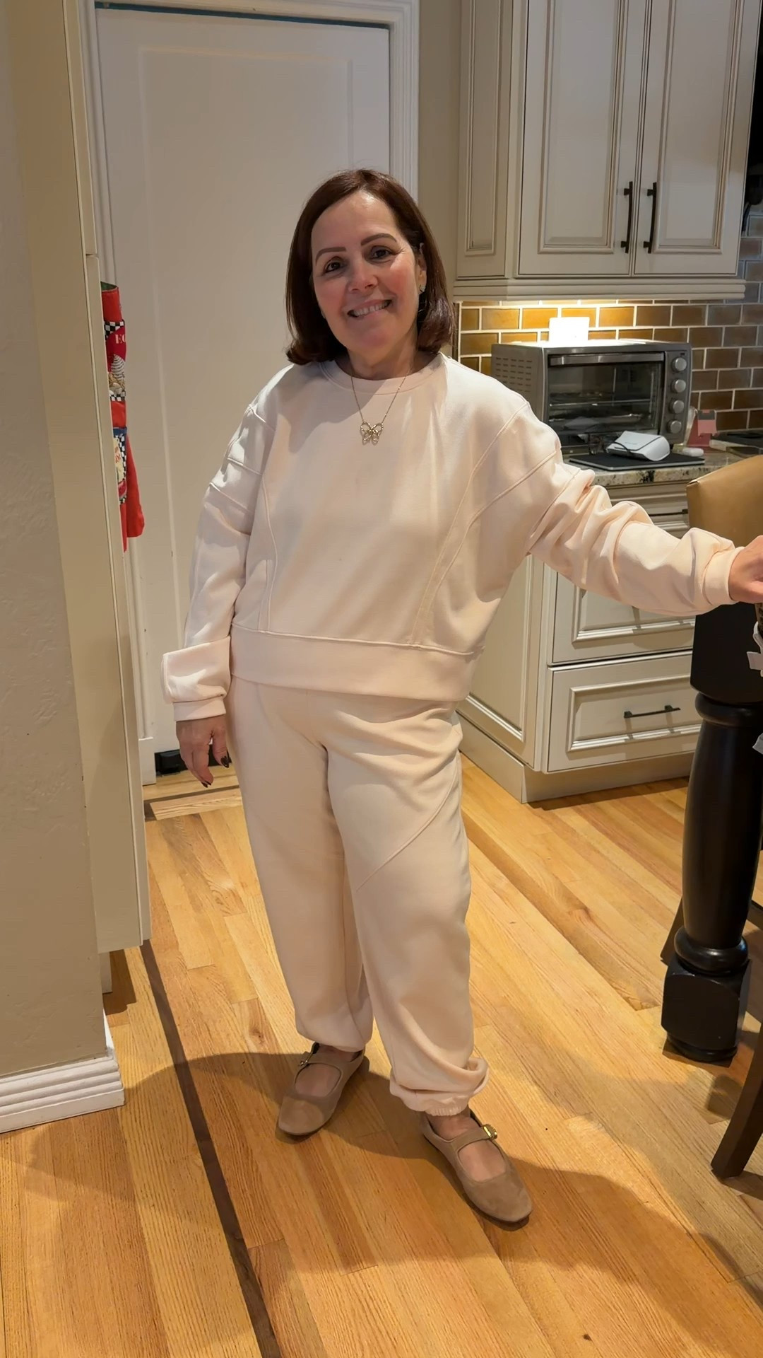 She’s wearing a medium! It’s such a great Amazon find 

@amazon 
#ad
#founditonamazon 
#WinterFavorites2025 

#LTKSaleAlert #LTKCyberWeek