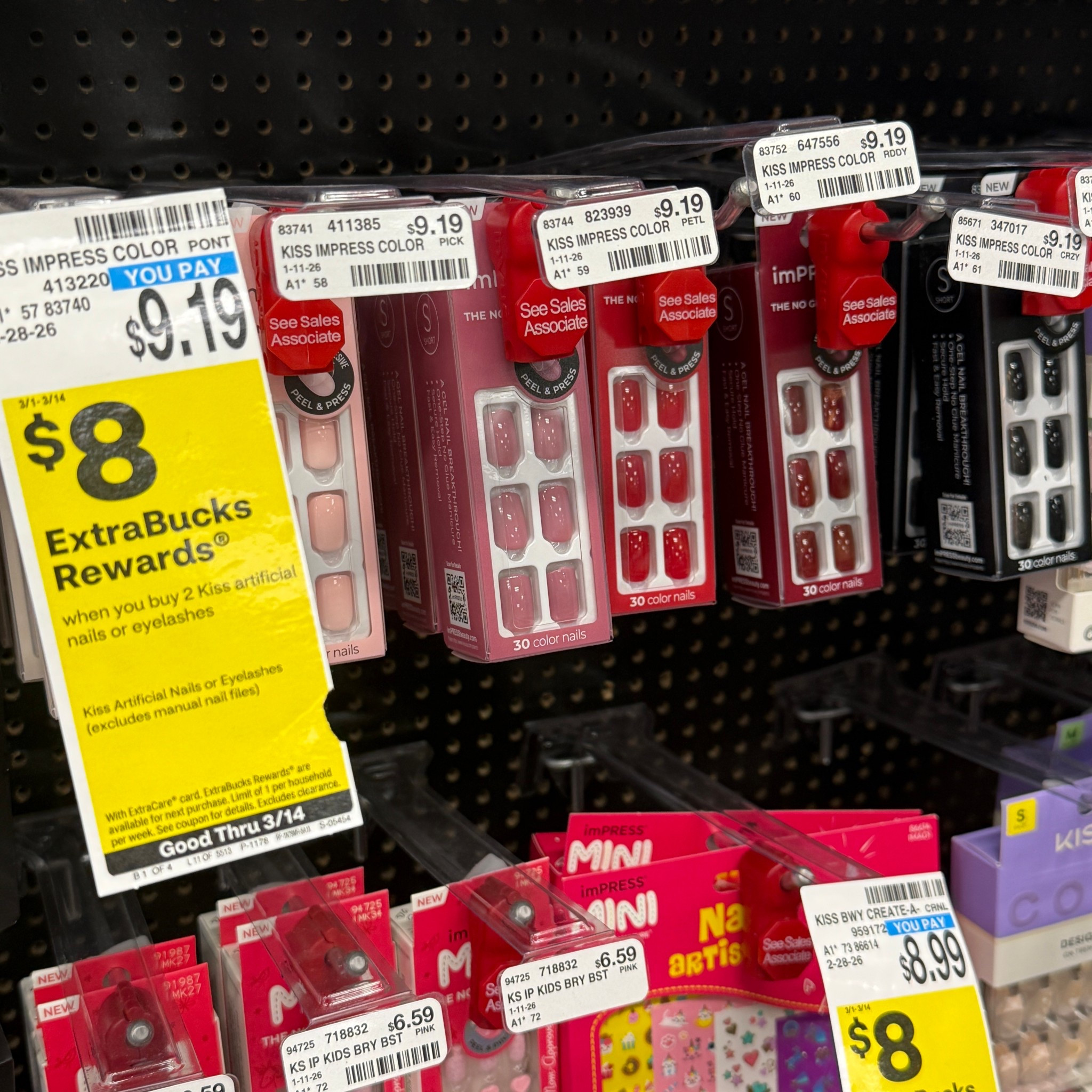 An amazing sale at CVS on my favorite nails - run don’t walk! 
#pressons #beauty #onsale