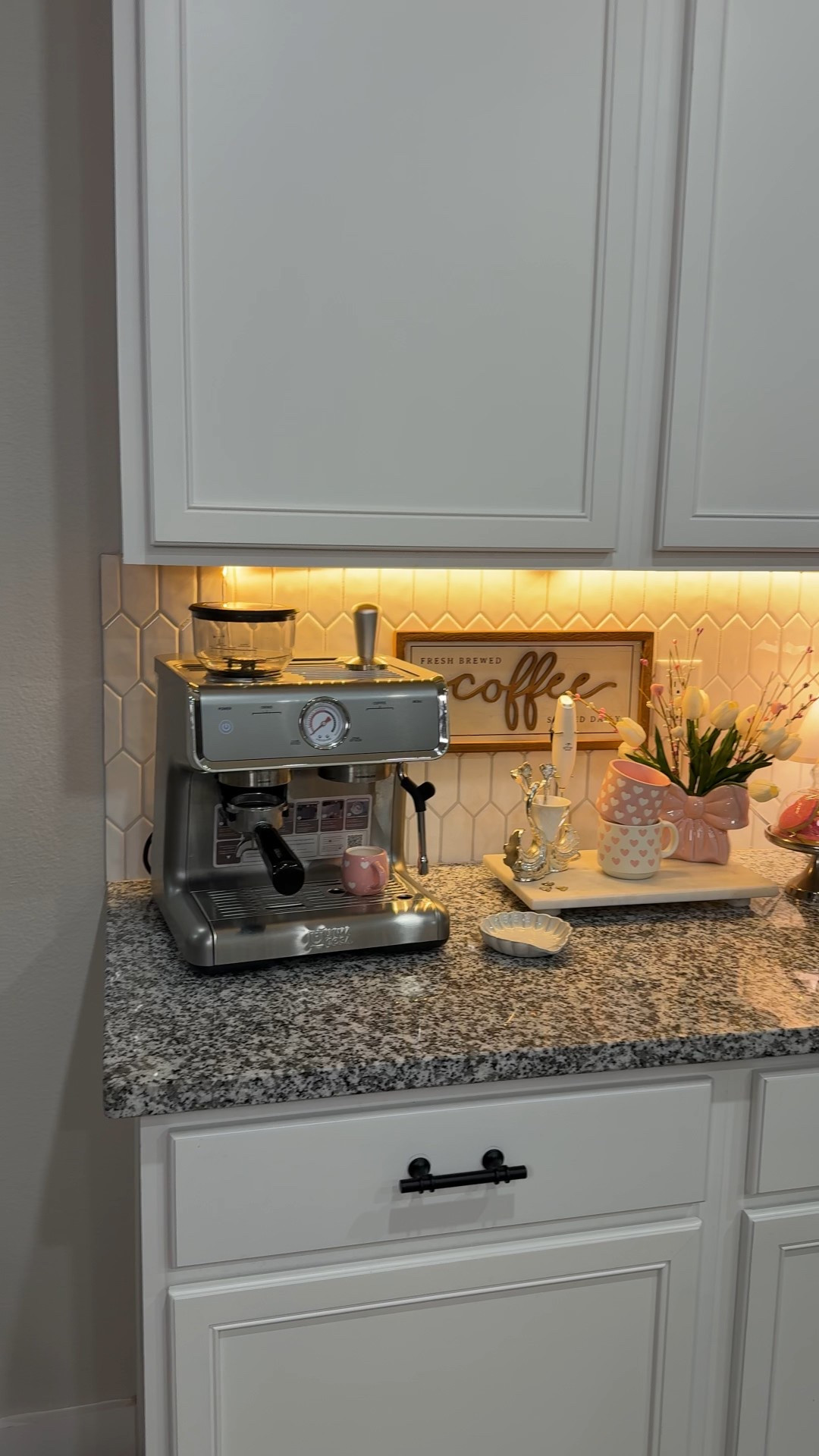 Mi rincón favorito ya está decorado de Amor 

#LTKActive #LTKHome #LTKSeasonal