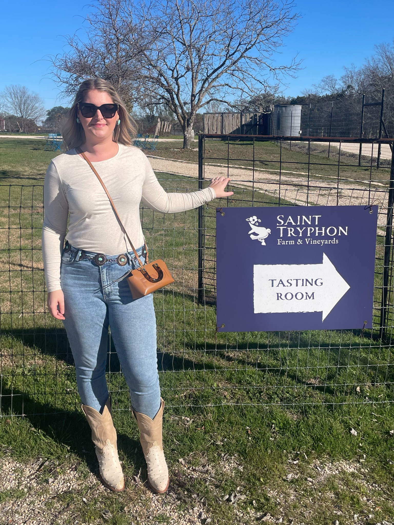 Such a fun day wine tasting with T ❤️

#LTKshoecrush #LTKmidsize #LTKstyletip