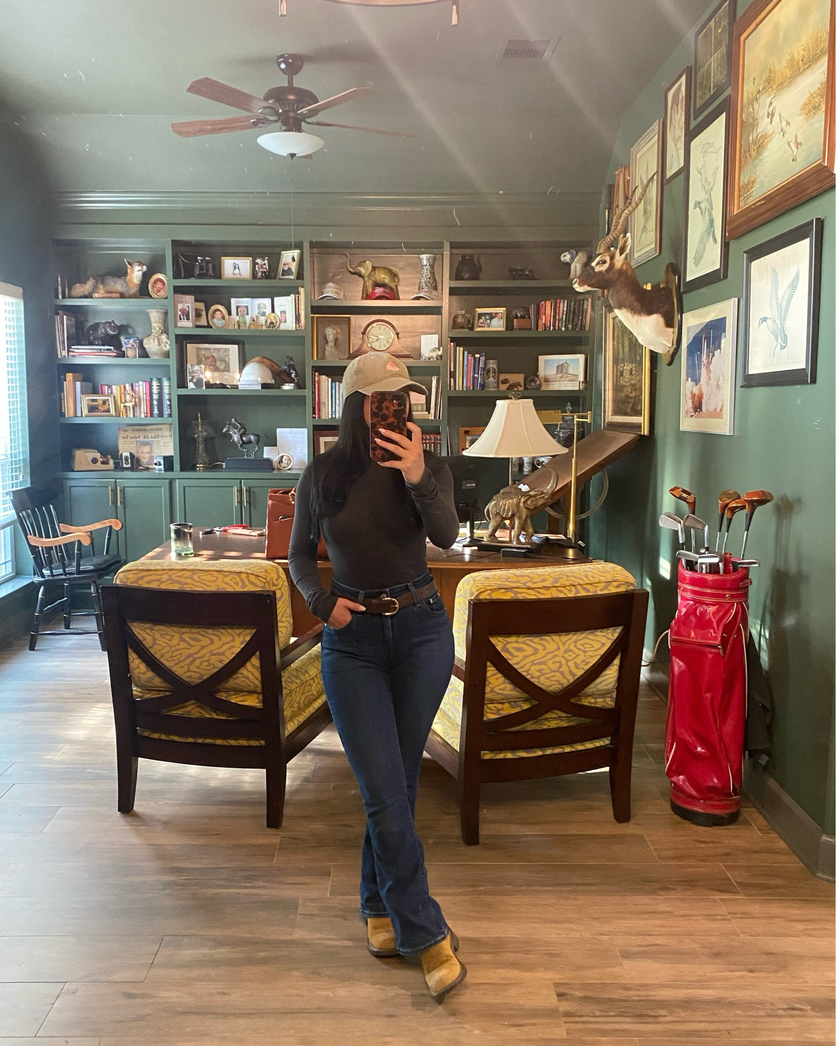 👖 53% OFF Levi’s Work Jeans – Jobsite to Weekend Style
Durable, flattering, and comfortable. my go-to work jeans that actually hold up on site and look great off the clock. Color/Wash: Lapis Dark Horse

#LTKWorkwear #LTKStyleTip #LTKSaleAlert