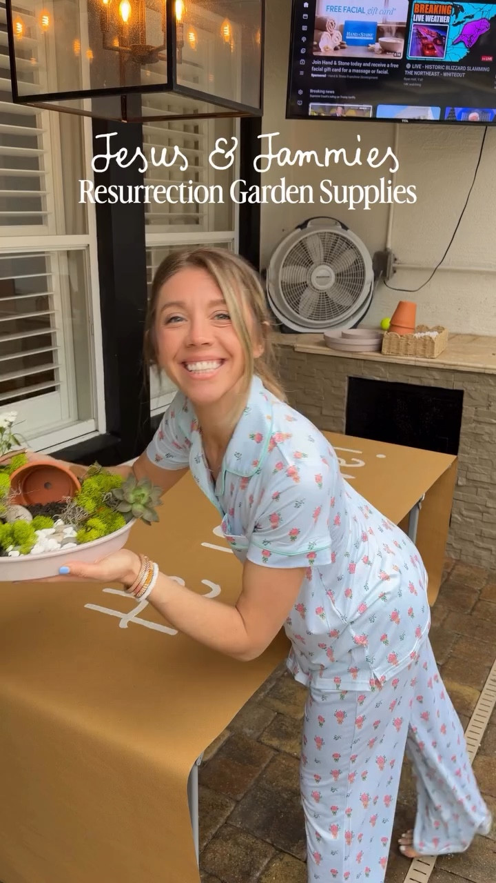 10/10 recommend 🥺✝️🌼 Comment SHOP and I’ll send you the trays, pots, & soil I used!! 

#easterideas #easterdecor #craftnight #girlsnightideas #easter