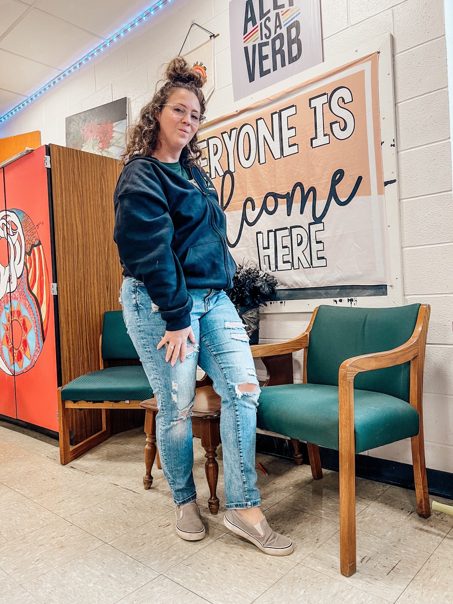 Day 38 ✔️

FRI-YAY!!! Fall is in the air, we may get snow next week, and this girl is living her best upstate NY life 🍂❄️

English teacher ootd 

#LTKMidsize #LTKWorkwear #LTKFindsUnder100