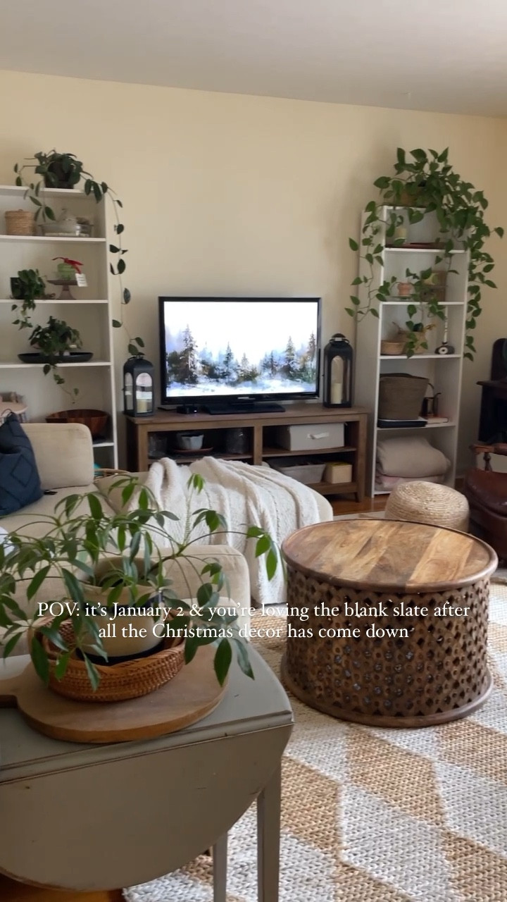 Love a clean slate in the living room



#LTKVideo #LTKstyletip #LTKhome