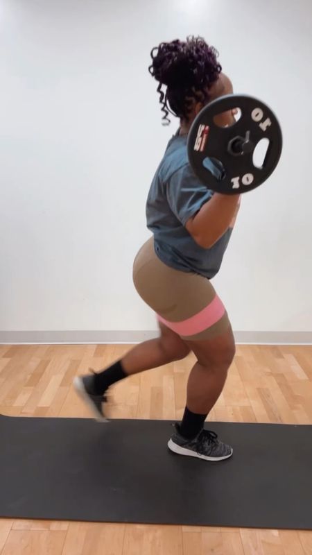 Beginner friendly in the gym or at-home  ⏳CurVyFIT⌛️ BARBELL + RESISTANCE BANDS WORKOUT → GROW YOUR BOOTY | Bye✌🏾 FUPA 💃🏾 | BBL who? | High Impact | Compound movements | No repeats + Bonus optional exercises 🍑🦵🏾 🏋🏾‍♀️💪🏾👟🤸🏽‍♀️

→ MONEY making MILLION dollar habits + MINDSET + PRODUCTIVITY DAILY Routine 💵 💴 💰 

♡♡♡♡♡♡♡♡♡♡♡♡♡♡♡

o 10- 12 reps X 3 sets/circuits per exercise. 7-10 exercises maximum per session. 
♡♡♡♡♡♡♡♡♡♡♡♡♡♡♡

Salut BeautyKing🤴🏾& BeautyQueen 👸🏽💚💋💛 AKA Hello Transformers 💪🏾 - ready, set, let’s get that body toned 🔥😆. Let’s accentuate those hips, curves, waist, core and glutes.

o	Shop My Faves & Learn how to multipurpose & transform your gym outfits → https://www.shopltk.com/explore/LaBeautyQueenAna
o	Helpful Links → https://linktr.ee/labeautyqueenana
o	My Detailed CurVyFIT Fitness Journey  → https://labeautyqueenana.com

♡♡♡♡♡♡♡♡♡♡♡♡♡♡
Oui, je parle Français 🧠🇨🇲
AfroPreneur | MomPreneur | CurVyFITpreneur

CurVyFIT | MINDSET | PRODUCTIVITY = MONEY making MILLION dollar habits 💵 💴 💰 
♡♡♡♡♡♡♡♡♡♡♡♡♡♡♡

Music 🎶: I do not own the rights to this song.
 
DISCLAIMER: This content is for educational and informational purposes only.
♡♡♡♡♡♡♡♡♡♡♡♡♡♡♡

This workout was inspired  by → 

#LTKfindsunder50 #LTKtravel #LTKfitness