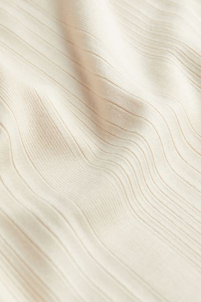 MAMA Geripptes Kleid | H&M (DE, AT, CH, NL, FI)