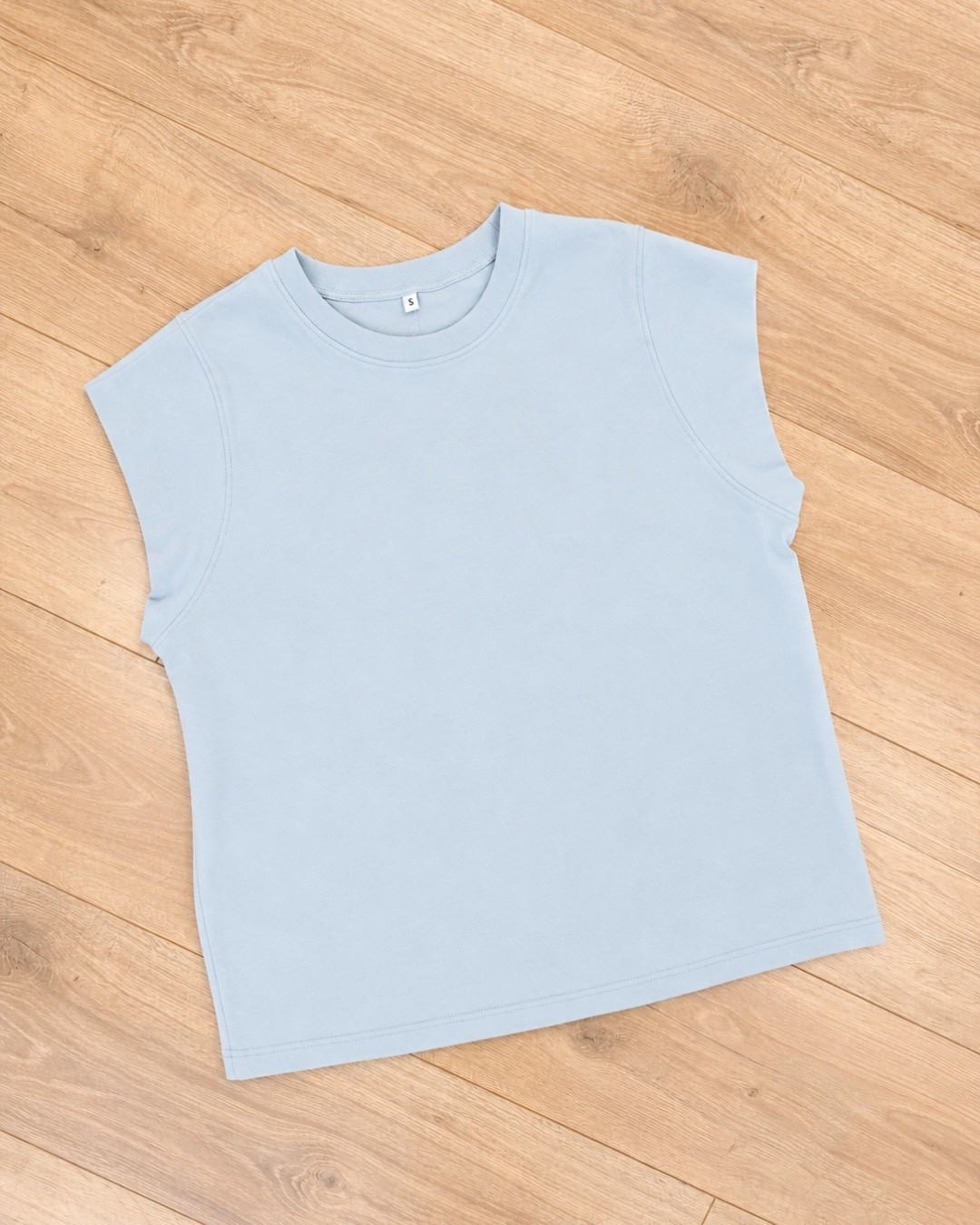 An activewear top that doesn’t scream workout clothes. I love the soft blue, relaxed shape and cap sleeves for walks, travel days or casual weekends.

activewear top, workout top, athletic top, blue activewear, athleisure outfit, walking outfit, workout clothes, casual activewear, womens activewear, AudrieDollins

#LTKActive #LTKTravel #LTKootd