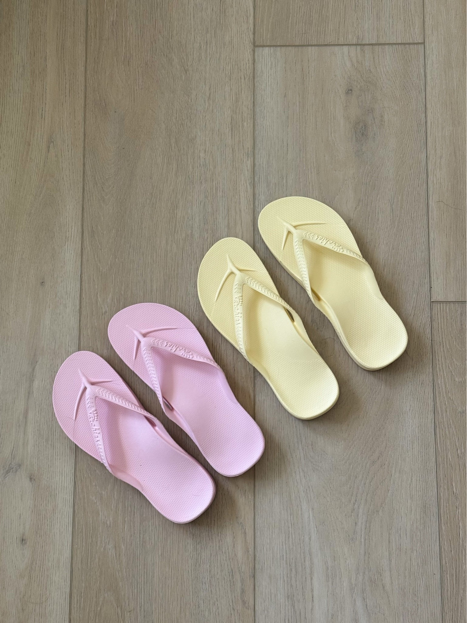 The cutest everyday flip flops ☁️💛💜
Comfortable, supportive, and easy to wear with literally everything. These Archies are my current go-to for errands, beach days, and casual outfits ✨

Linked my favorite colors here 🫶

#LTKSeasonal #LTKootd #LTKTravel