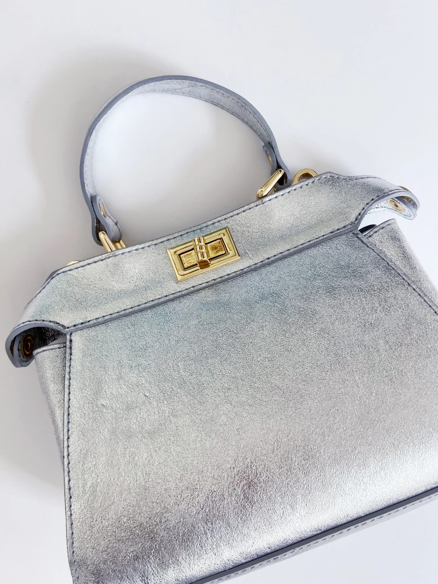 MINI TWIST LOCK METALLIC LEATHER BAGS | Colores Collective