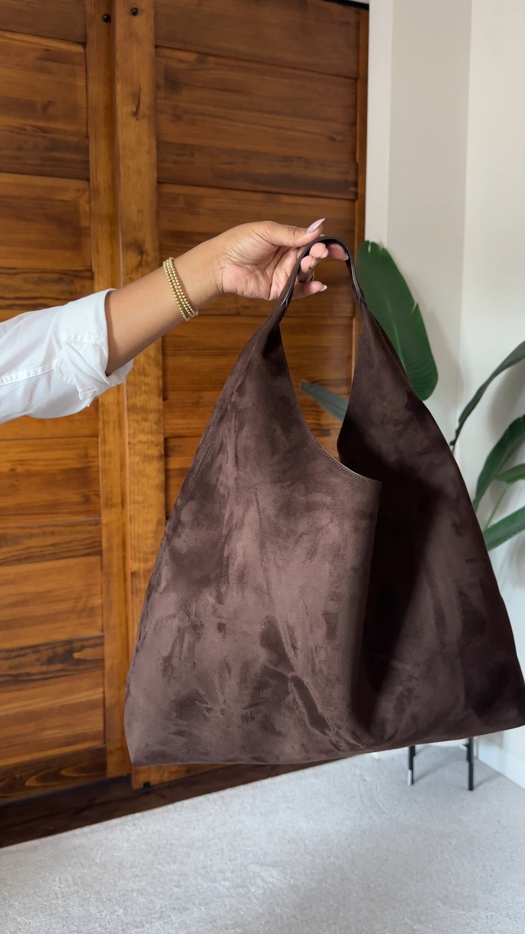 A cute open faux suede bag for the fall. It comes in five colors now I have two. I think I’m going back for the black and the burgundy.

#LTKOver40 #LTKStyleTip