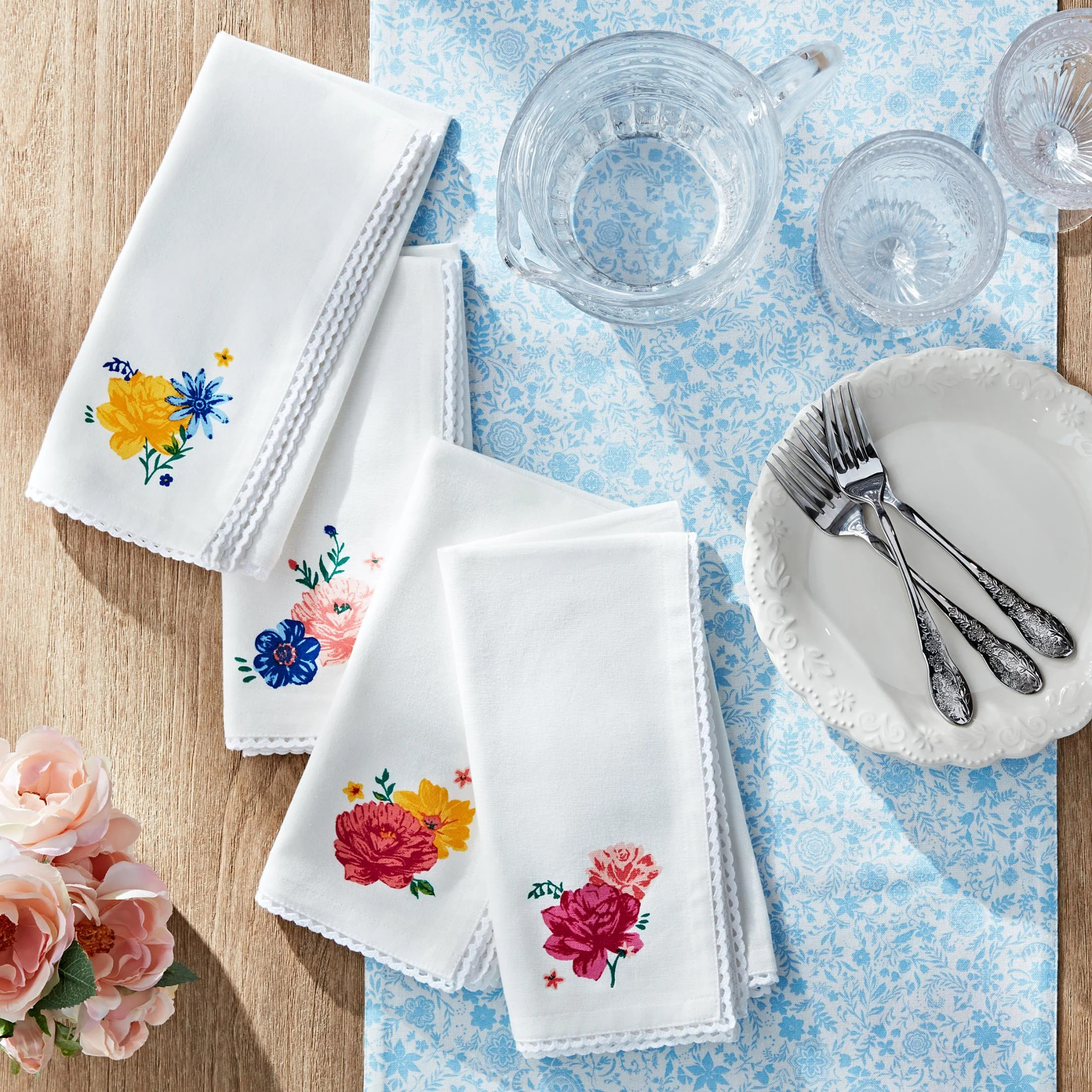 The Pioneer Woman Flowering Frontier Fabric Napkin Set, Multicolor, 20"W x 20"L, 4 Piece - Walmar... | Walmart (US)