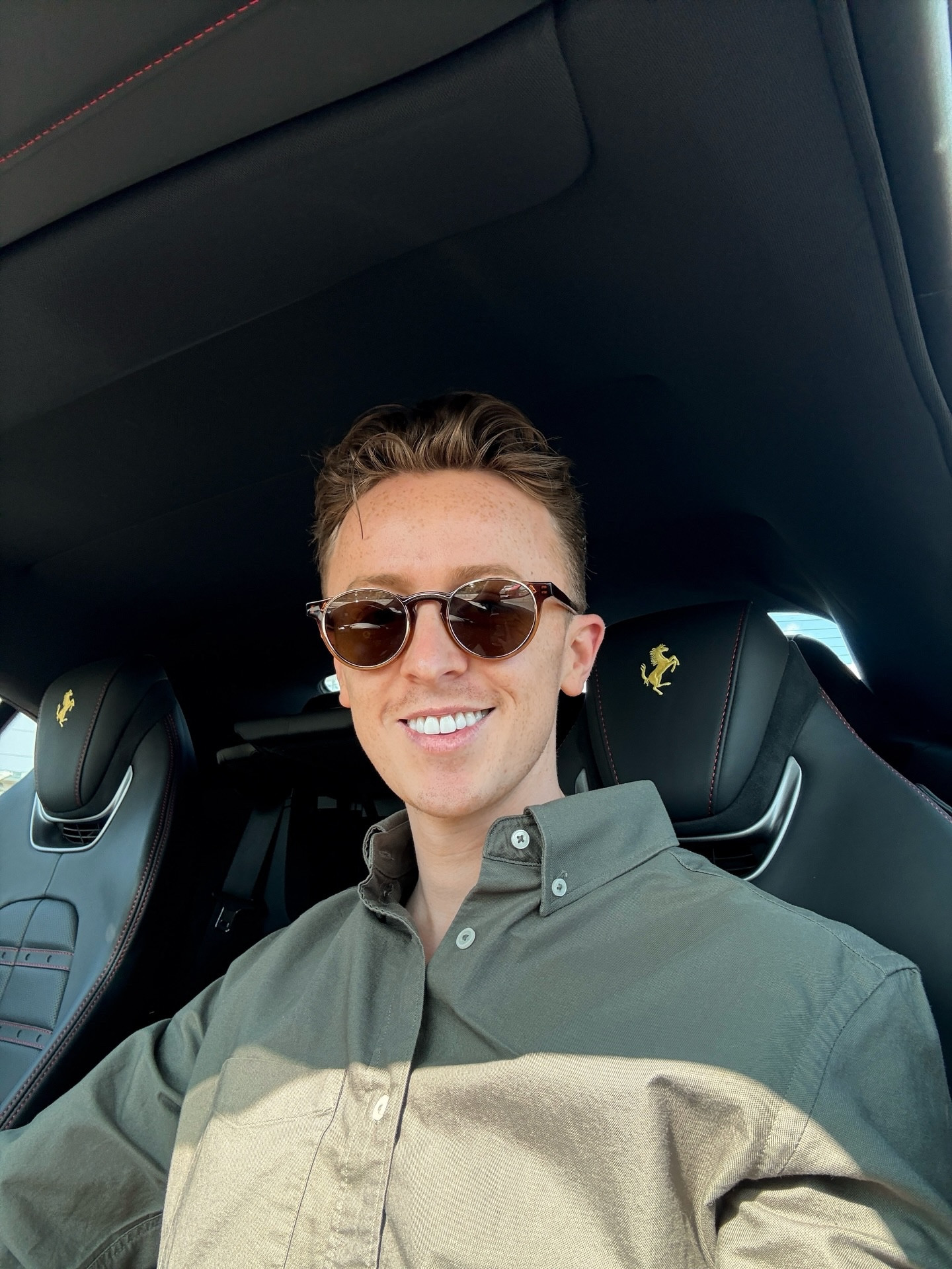I’m not the main character here am I?🏁🏎️

Sunday in a Roma, Shirt is @mango, linked in my bio! 

#ferrariroma #menslifestyle #ootdmen men’s style, men’s uk fashion, Ferrari Roma spider, men’s lifestyle, aspiration, Gucci, style, Ferrari, spring outfits 2026