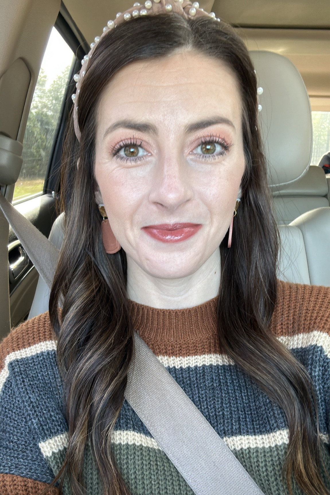 Face full of clean & low tox makeup to help me look my best! Even when my baby was up every two hours the night before 😘 

Minimalist stick (foundation): silk or linen 
Flush balm (blush): fox 
Bronze balm (bronzer): clay
Tarte tartlette mascara
SeneGence LipSense: pink clay

Merit | Tarte | clean beauty | low tox | easy makeup | SeneGence | LipSense | first time mom | 

#LTKbeauty #LTKstyletip #LTKfindsunder50