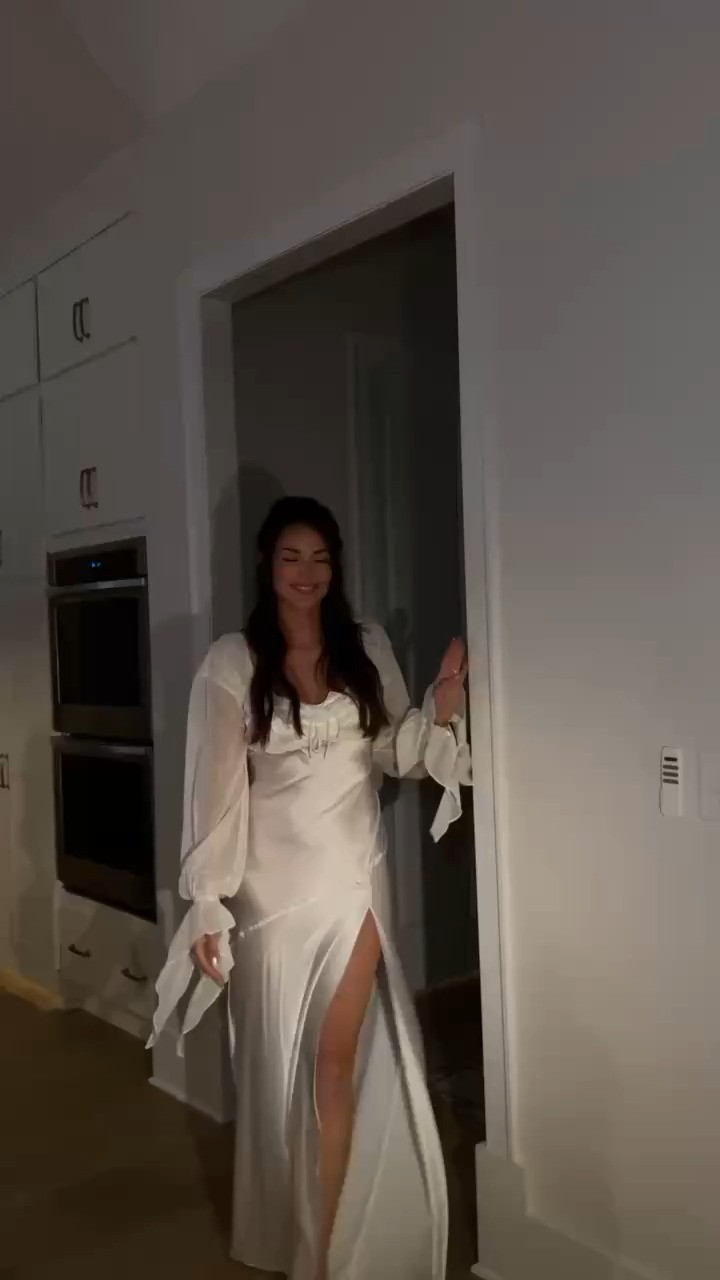 Wedding reception gown - spring wedding inspo, bridal  

 