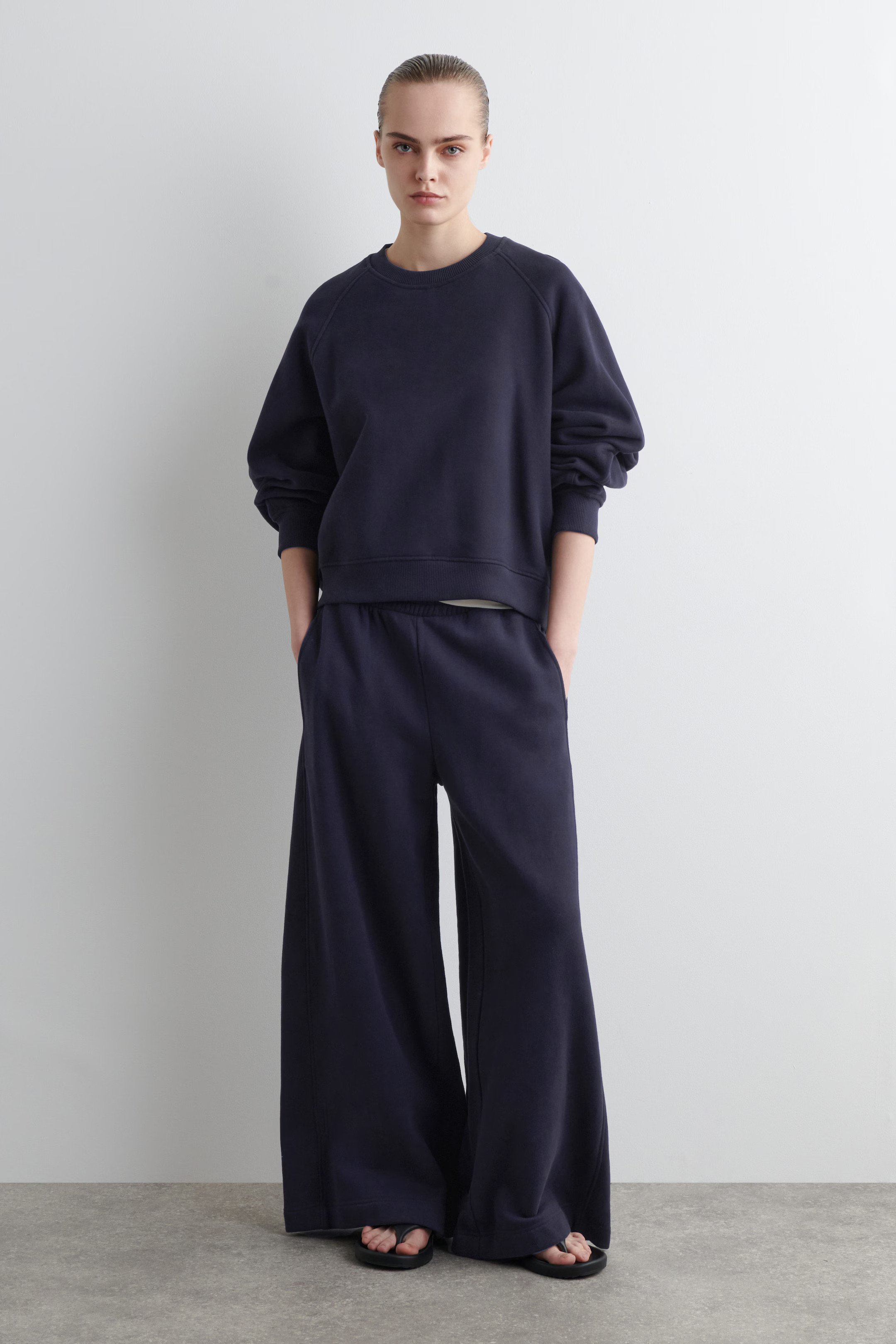 BRUSHED-COTTON WIDE-LEG JOGGERS - NAVY | COS | COS (AU)