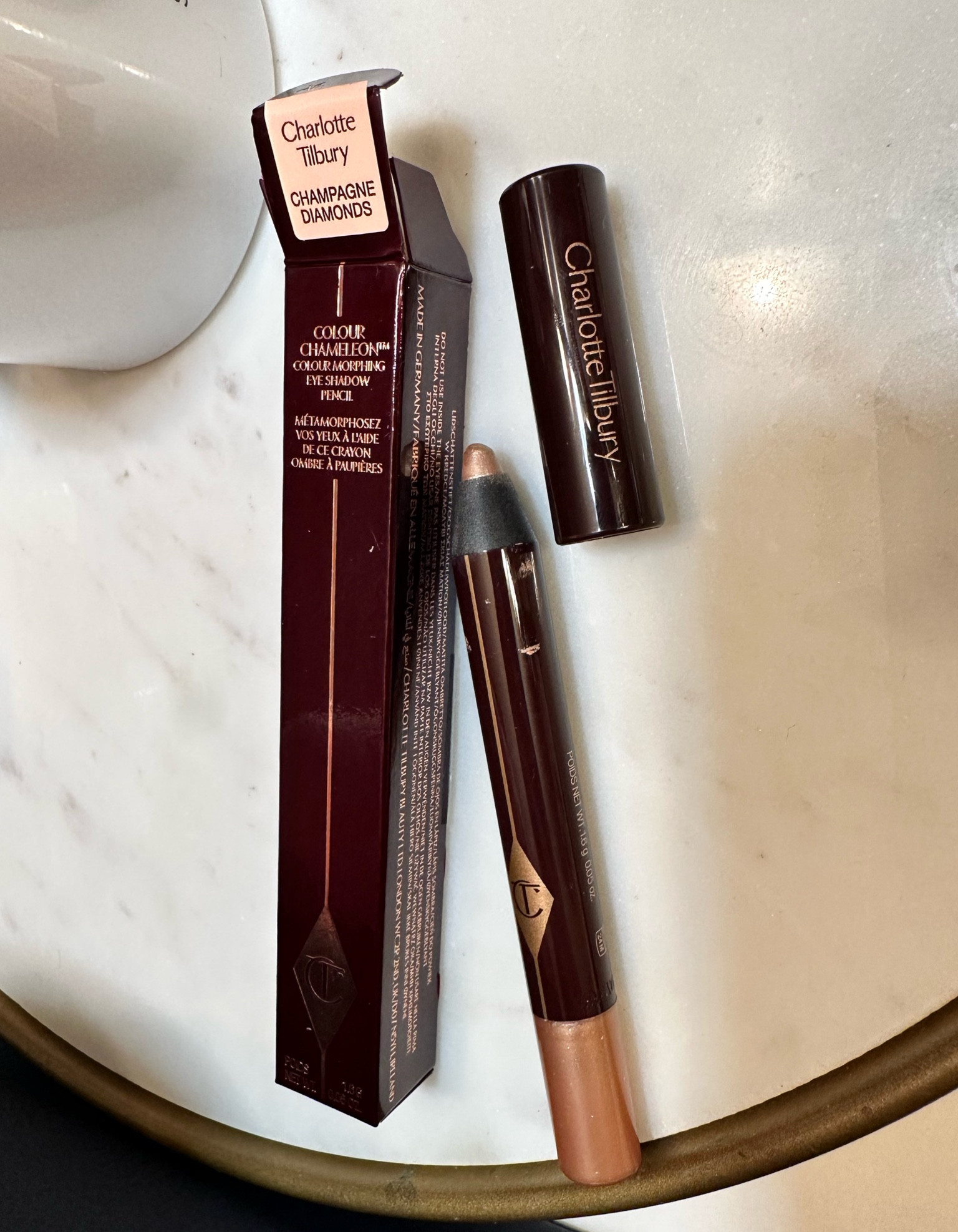 Charlotte Tilbury eyeshadow pencil - shade, champagne diamonds

#LTKFind #LTKbeauty #LTKunder50