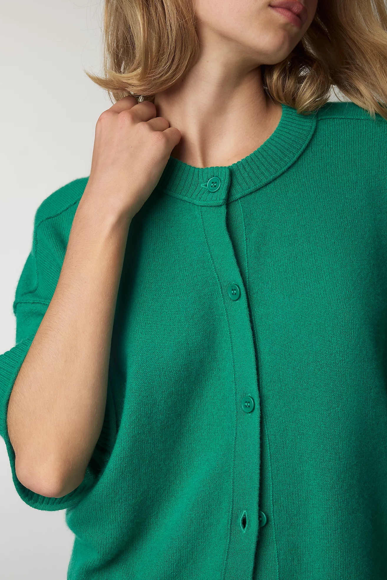 The Goldie Crew-Neck Cashmere Cardigan Sweater | Anthropologie (US)