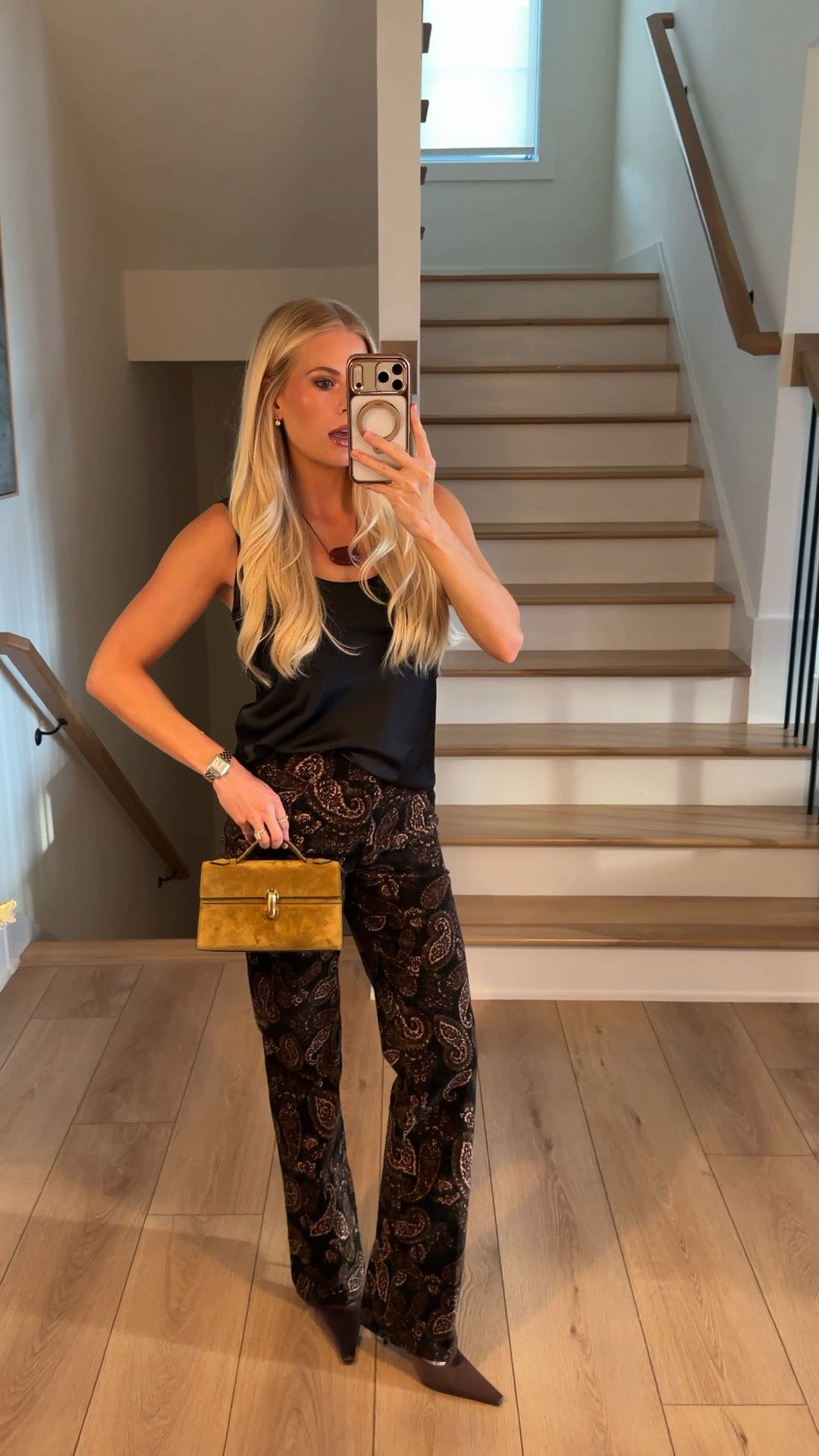 SIZE: 28 pants, linked similar tanks & shoes, code KATHLEEN20 for discount on necklace! kathleenpost

Fall outfit inspo, fall transition look, fall date night, fall gno

#LTKootd #LTKSeasonal
