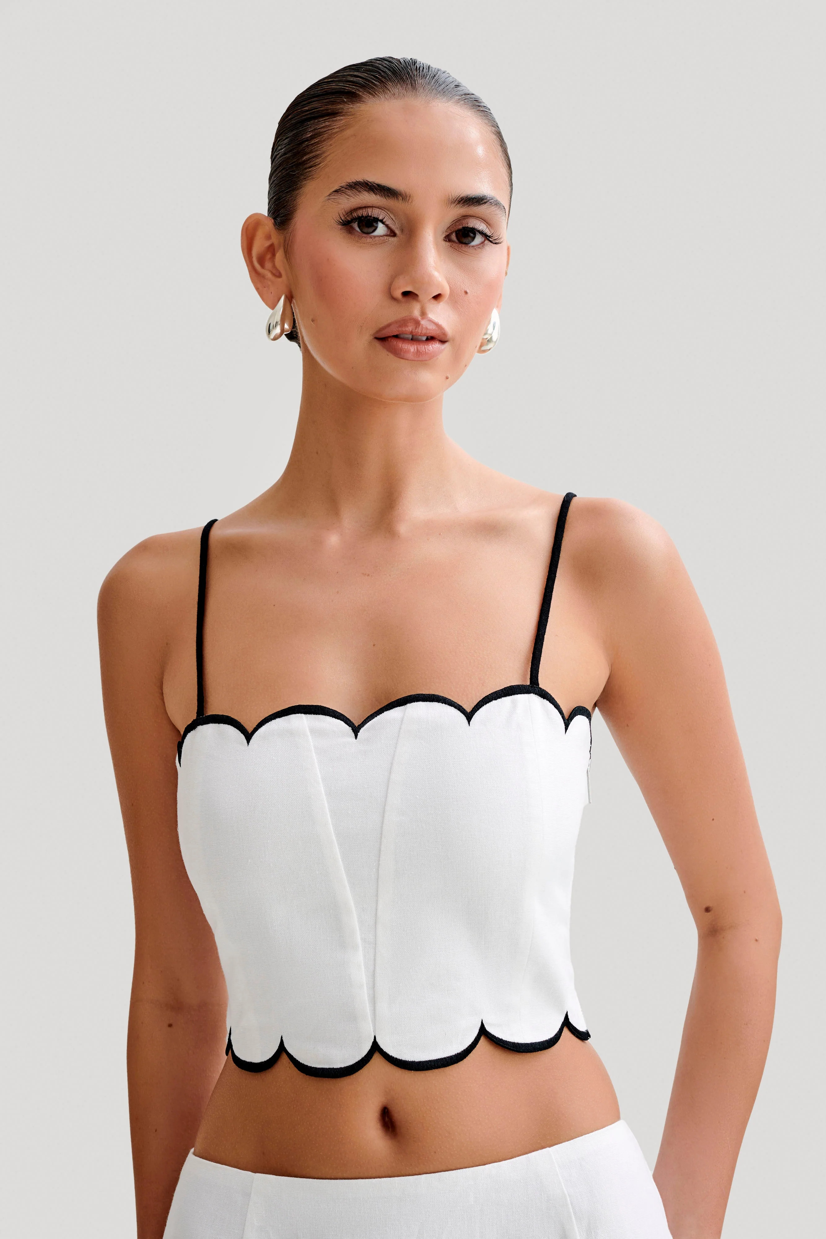 Alessio Scalloped Linen Top - Ivory | MESHKI US