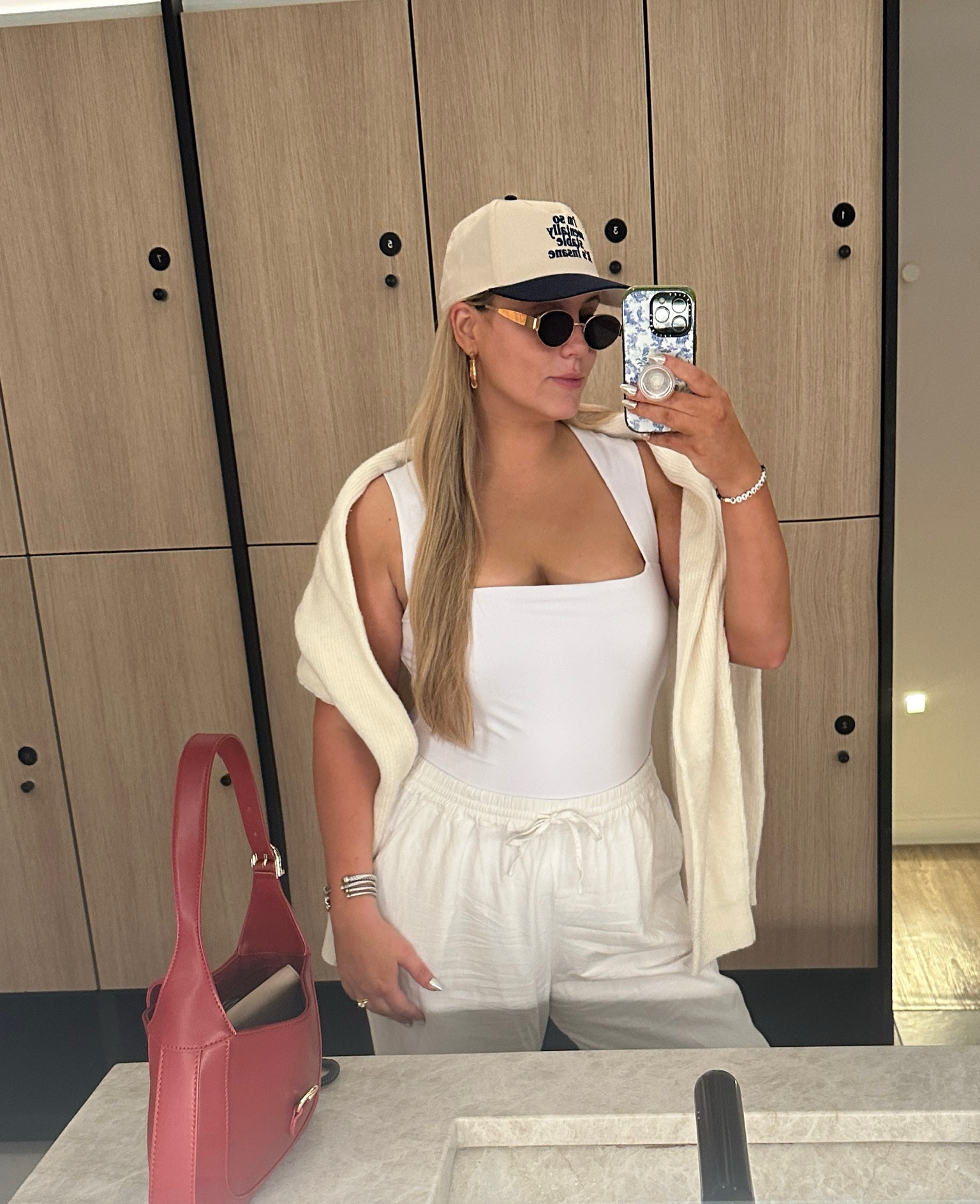 casual chic outfit

#LTKFindsUnder50 #LTKFindsUnder100 #LTKMidsize