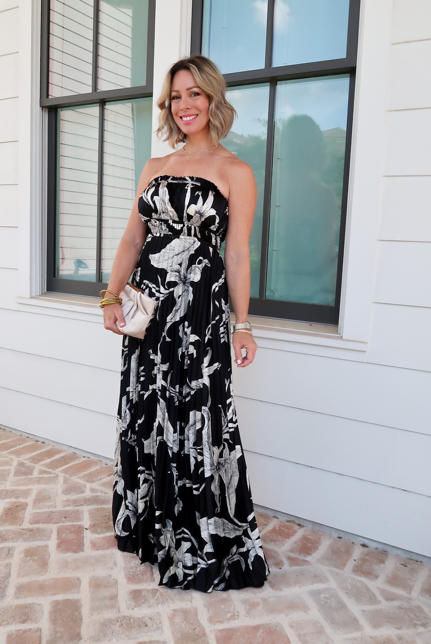 Spring Dress! 

Dress Fit: I’m wearing an XS

#LTKSeasonal #LTKover40 #LTKfindsunder100