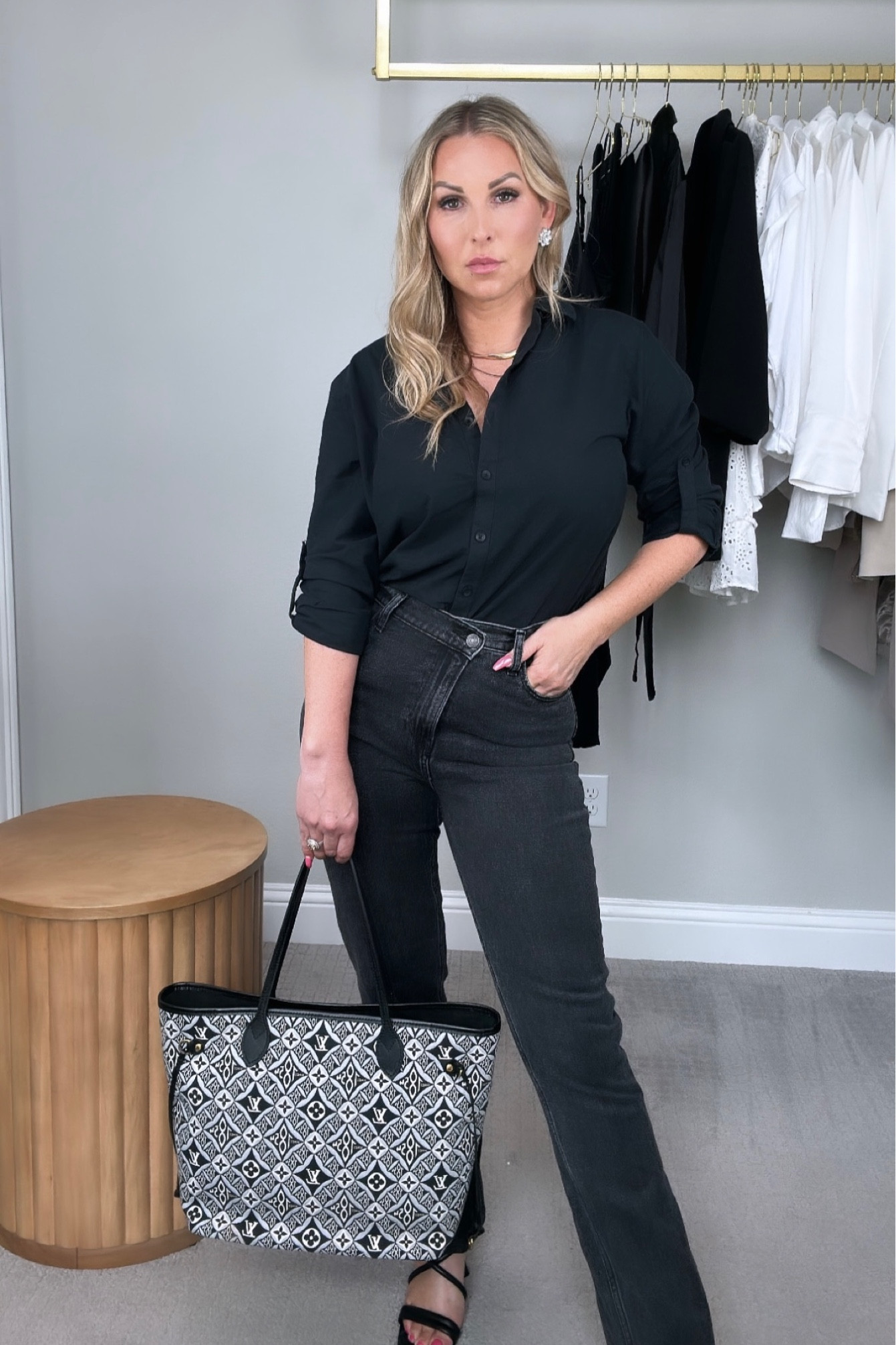 Black on black for todays fit! 

#LTKFind #LTKunder50 #LTKstyletip