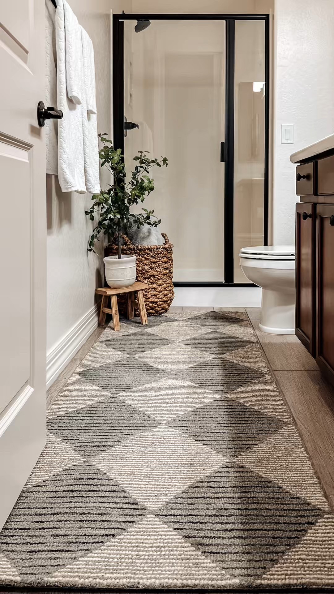 Ilove my diamond runner by
Chris loves Julia by Loloi Rugs
Thad this one in my laundry room, but moved it to my
hallway bathroom.
It's currently on sale at Wayfair
Runners
Classic design
Diamond design

#LTKHome #LTKSaleAlert #LTKStyleTip