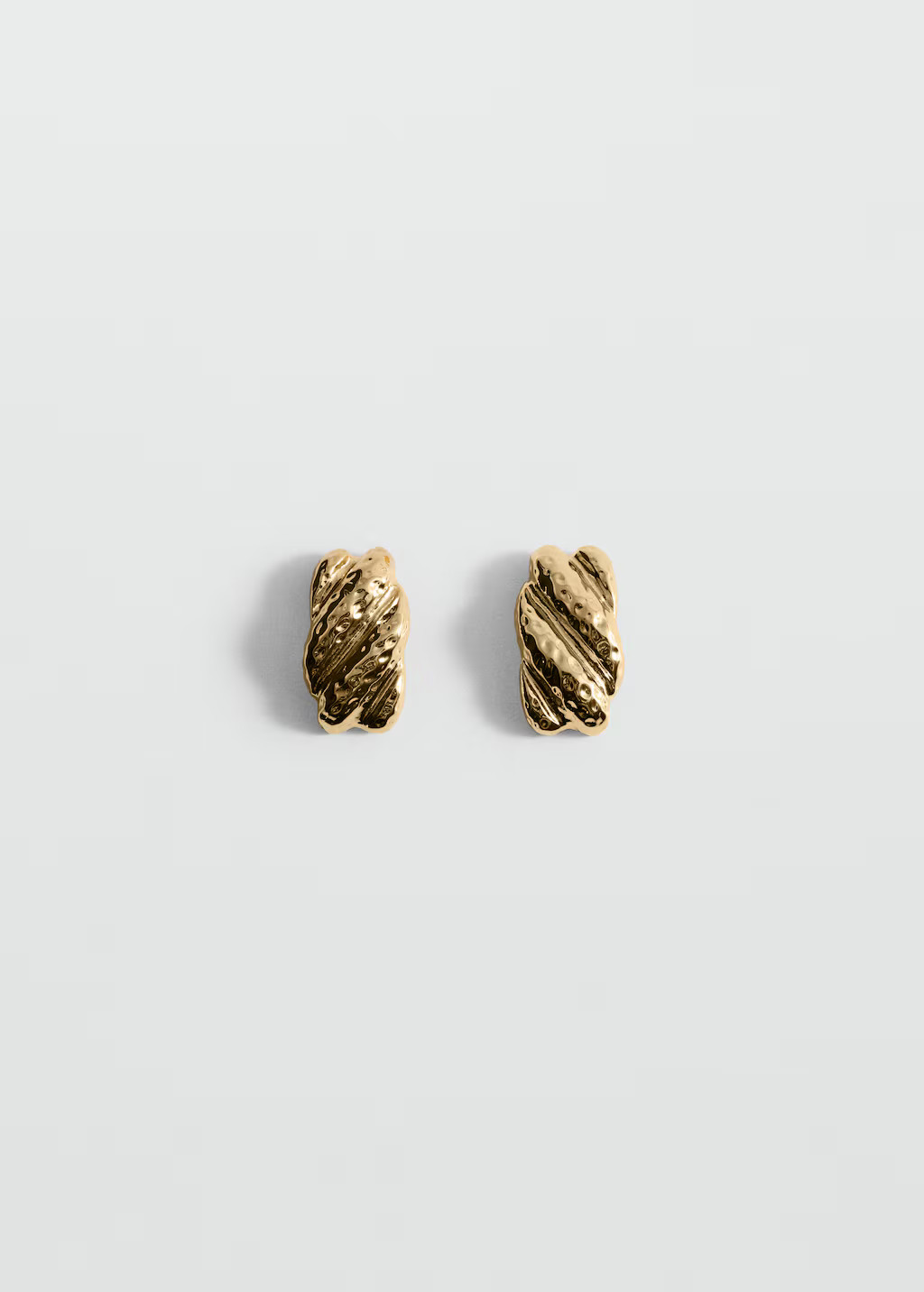 Boucles d'oreilles texturées relief - Femme | MANGO France métropolitaine | Mango EU