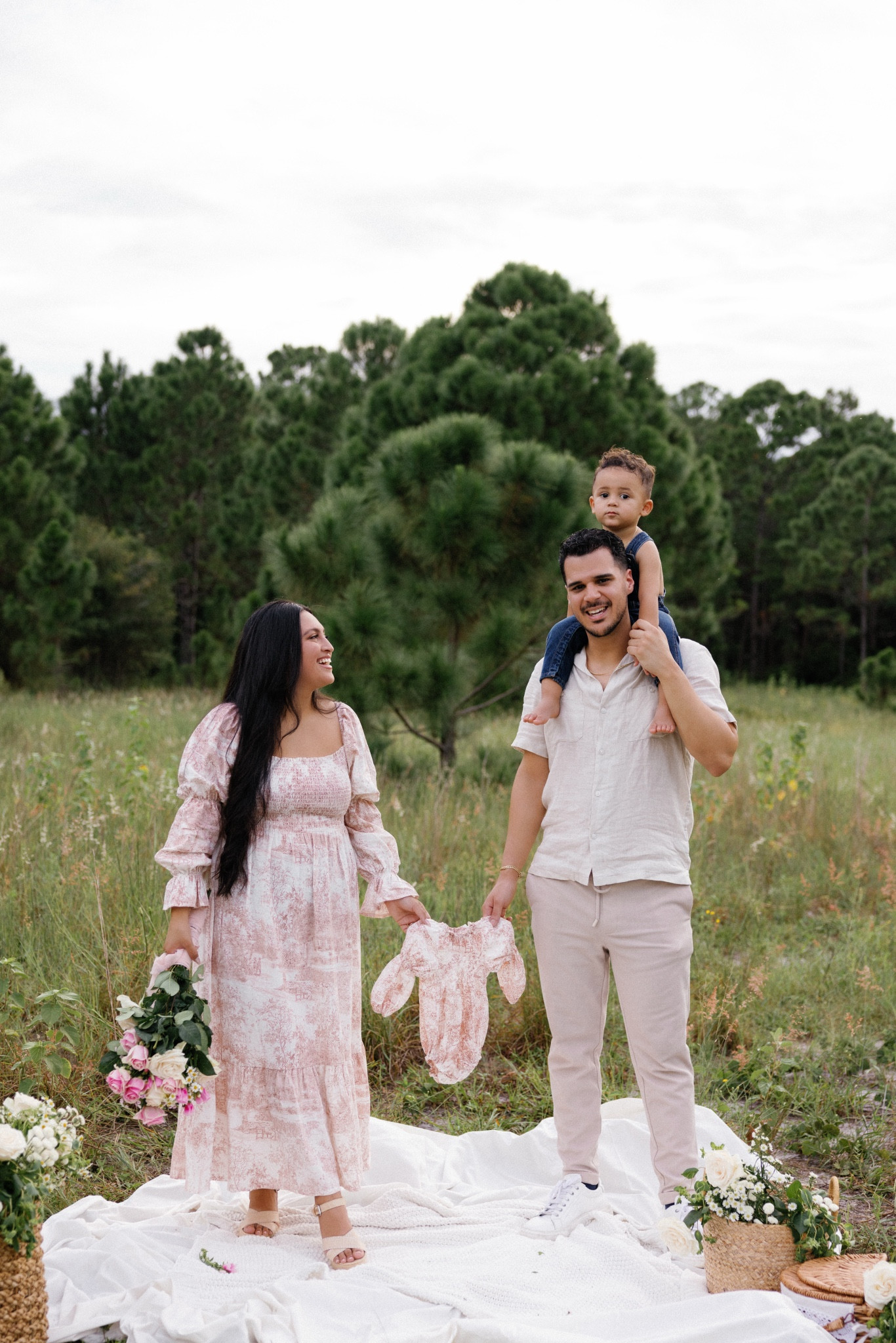 20 week bumpdate 🩷

Sharing all the bump-friendly outfits, maternity style inspo, and pregnancy essentials that are helping me through the second trimester! Follow for more ideas, from stylish finds to must-haves every expecting mama needs.


#20WeeksPregnant #MaternityOutfitinspo
#PregnancyMustHaves #BumpStyle #PregnancyJourney #LTKBump
#LTKFamily

#LTKBump #LTKFamily #LTKStyleTip