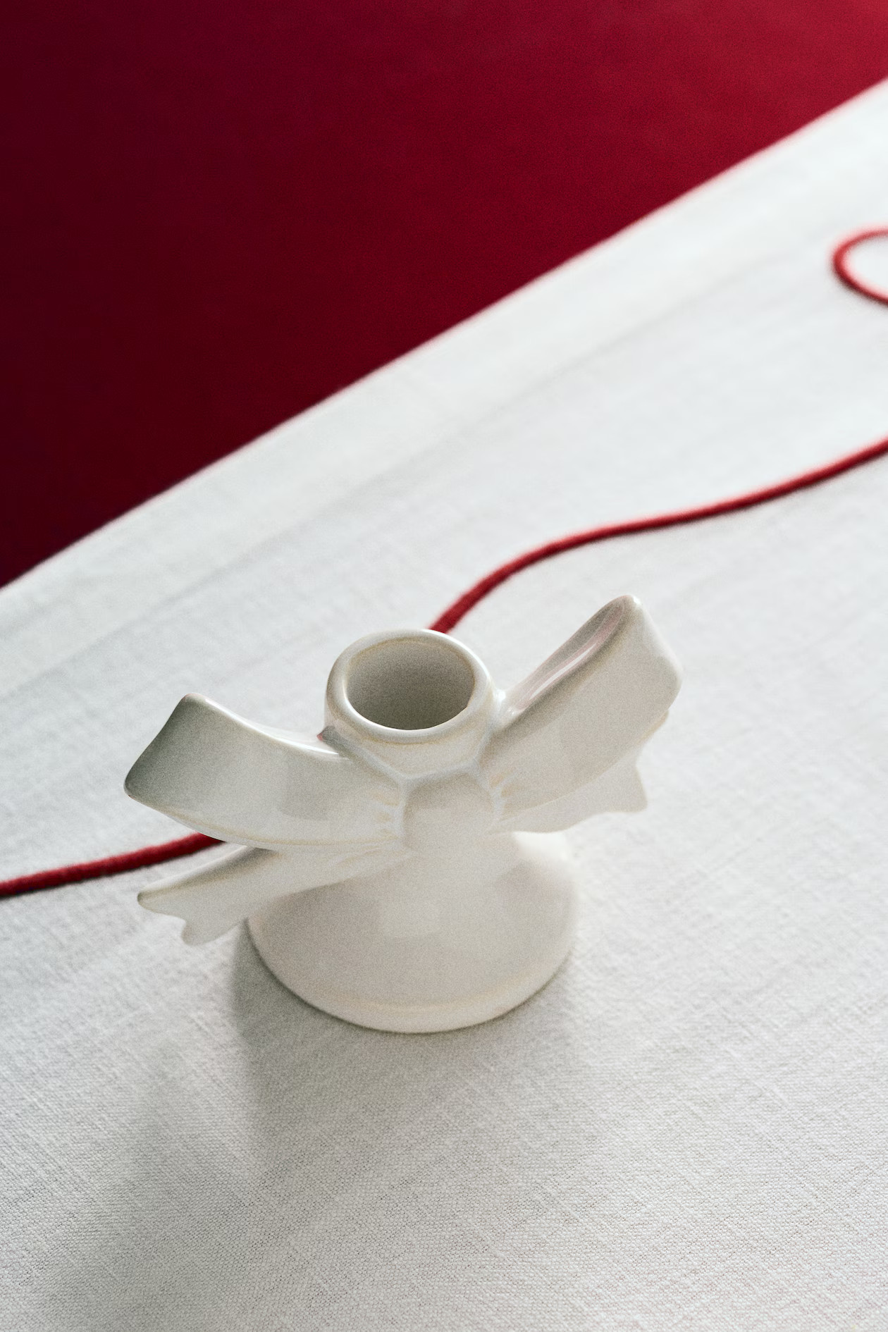Figurative stoneware candle holder | H&M (UK, MY, IN, SG, PH, TW, HK)