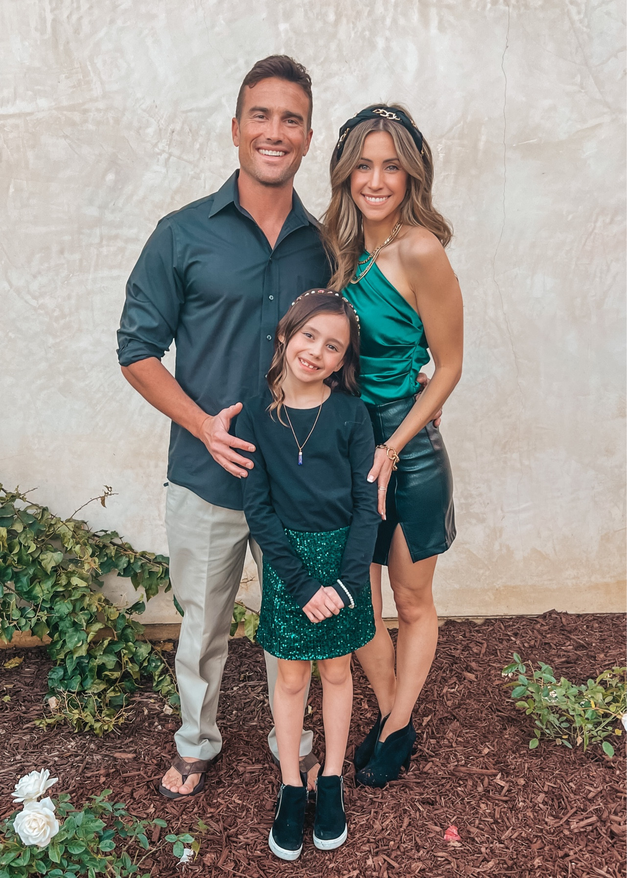 Family holiday photos. 🎄

Family photos. Christmas photos. Holiday photos. Family outfits. Green dress. Boots. Khaki pants. Jean shirt. 

#jenniferxerin #stylewithjen #ltkpetitesize #dress #holidayphotooutfits

#LTKHoliday #LTKfindsunder100 #LTKfamily