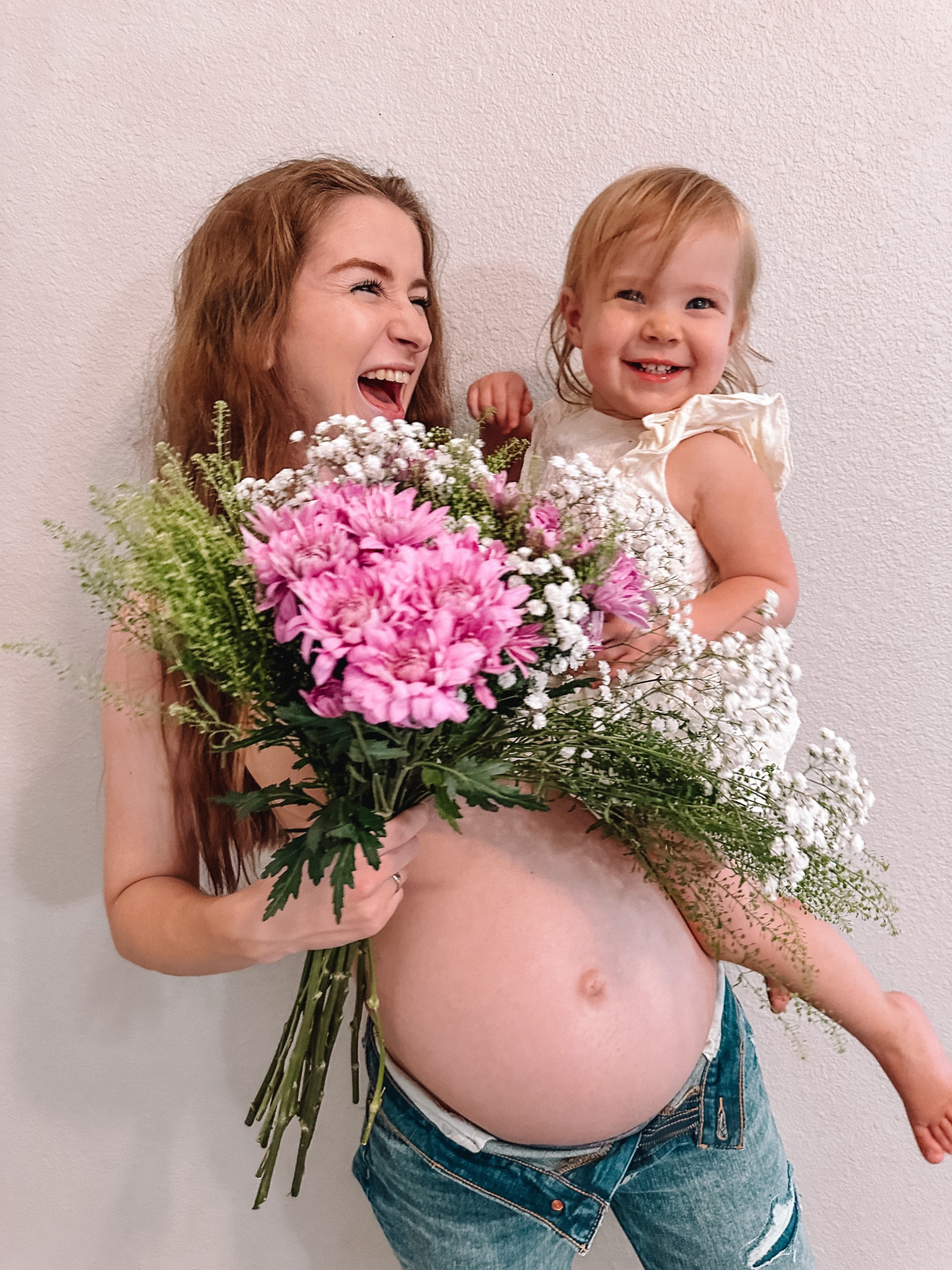 Maternity photos old navy boyfriend jeans 

#LTKkids #LTKbump #LTKfamily