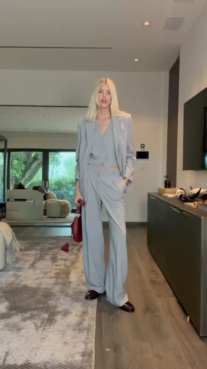 Suits are always perfect for fall! Love this for the office, a cute daytime look & can be paired so many different ways. 🤍  

 #LTKSeasonal #LTKStyleTip #LTKWorkwear