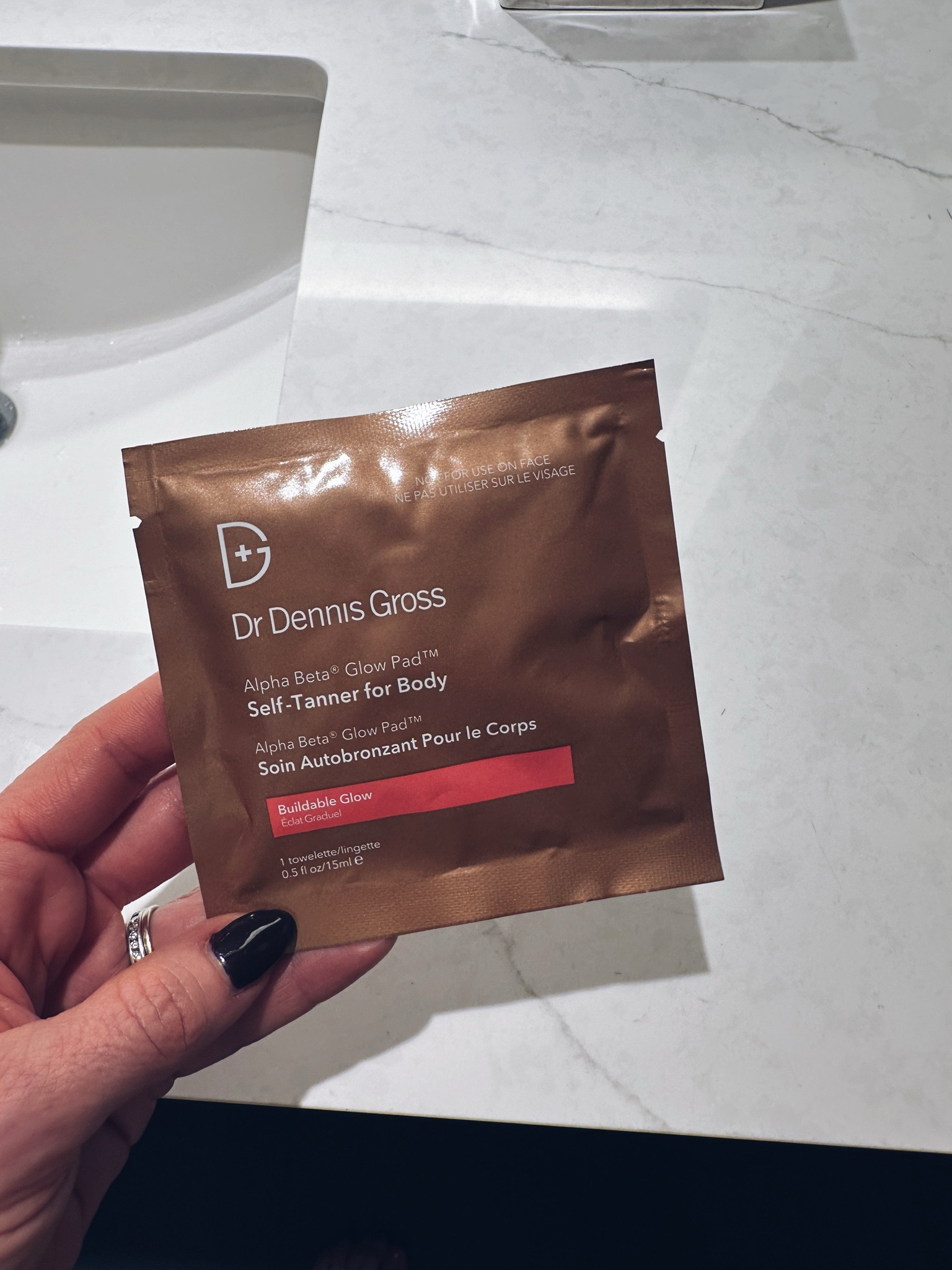 Love these self-tanning cloths for travel. 

#LTKBeauty #LTKTravel