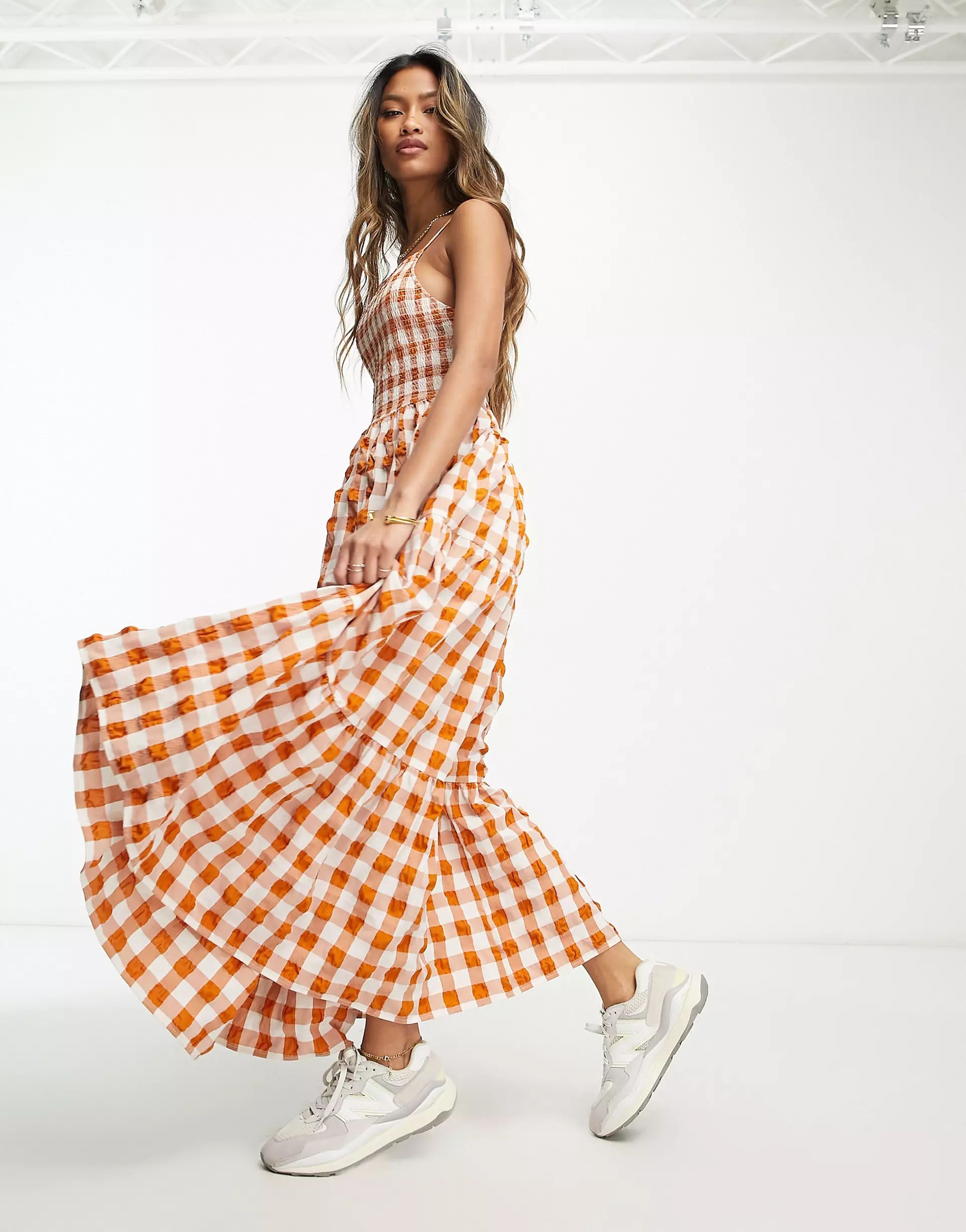 ASOS DESIGN maxi letné šaty so štvorcovým výstrihom z hrdzavého ginghamu | ASOS (Global)