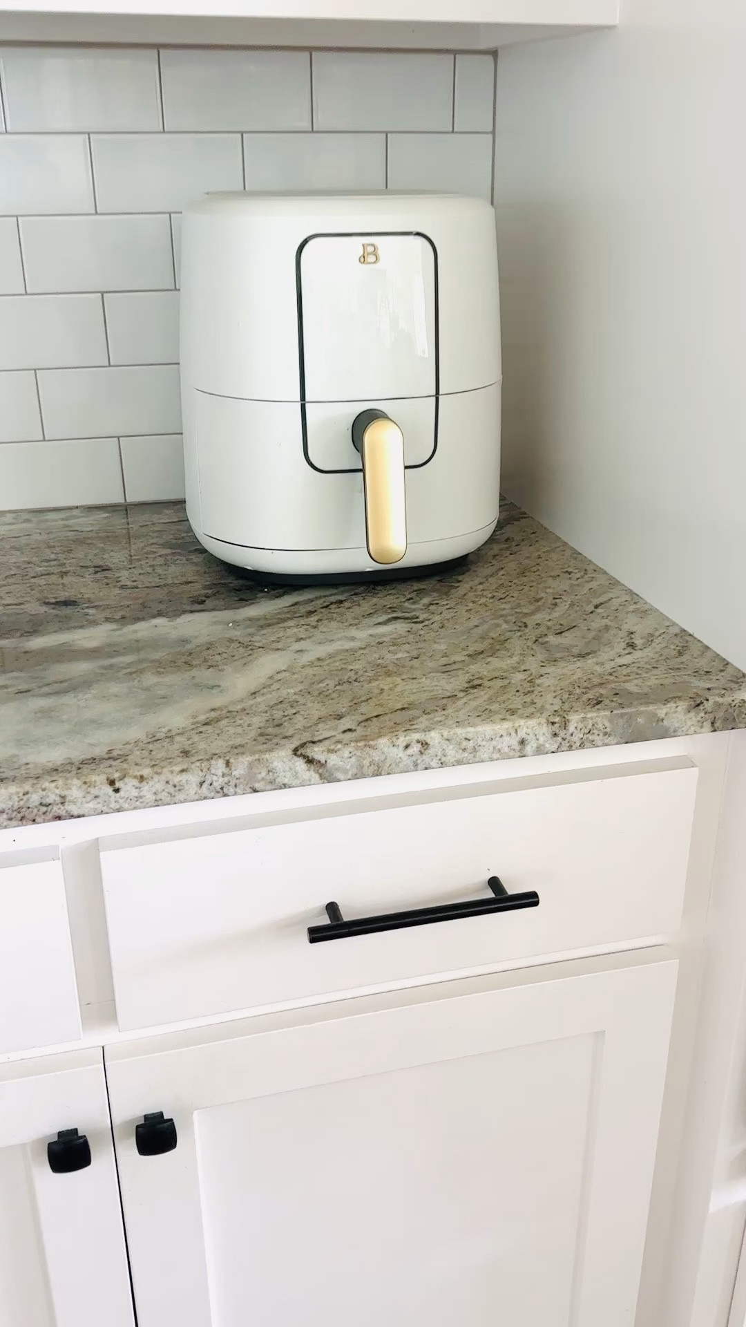 2 things I’m loving right now in my kitchen: Drew Barrymore Digital Air Fryer and This Texas Tough Variety Pack Ziploc Bag set! 

#LTKkitchen #LTKdrawerorganizer #drewbarrymore #kitchensets #LTkOrganization

#LTKFindsUnder100 #LTKVideo #LTKHome