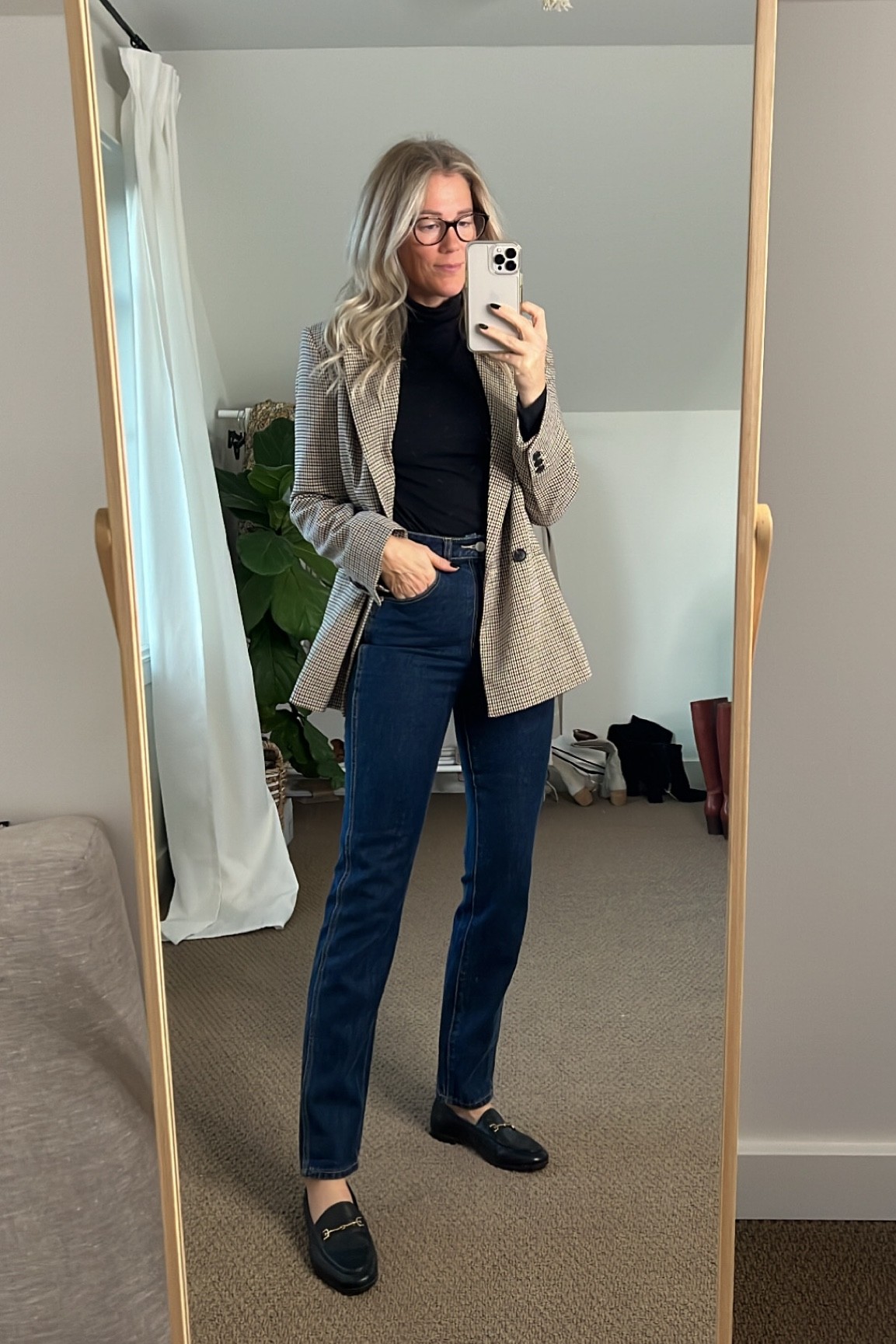 Found a great pair of straight clean denim!! First time trying Rollas and I’m blown away, such good quality and fit is amazing. The cost is also a fraction of the cost of my other denim brands. Fit tts. 

#LTKunder50 #LTKshoecrush #LTKunder100