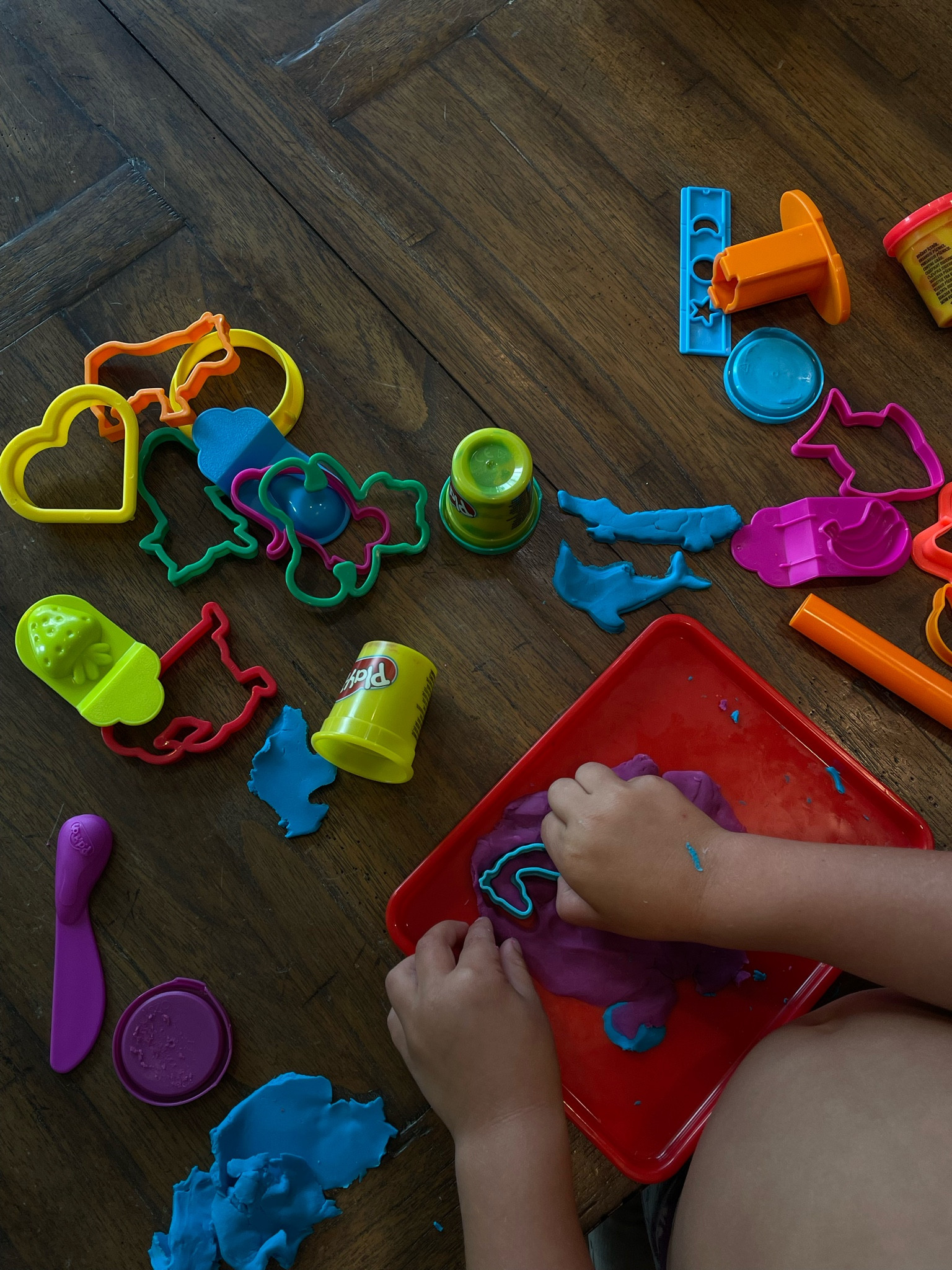 Morning sensory play + fine motor skills #homeschool #independentplay #preschool