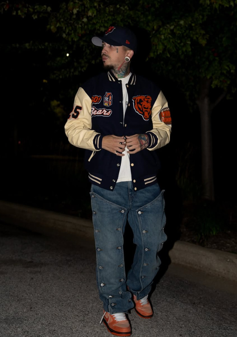 🐻 ⬇️
___
🧢: @neweracap @chicagobears
🧥: @lyricalemonade @chicagobears @colebennett
👖: @yproject_official @svrnshop
👟: @nike @nikesb @conceptkicks @endlesssupply

#NEEKS773 

 

#LTKGiftGuide #LTKHoliday #LTKActive